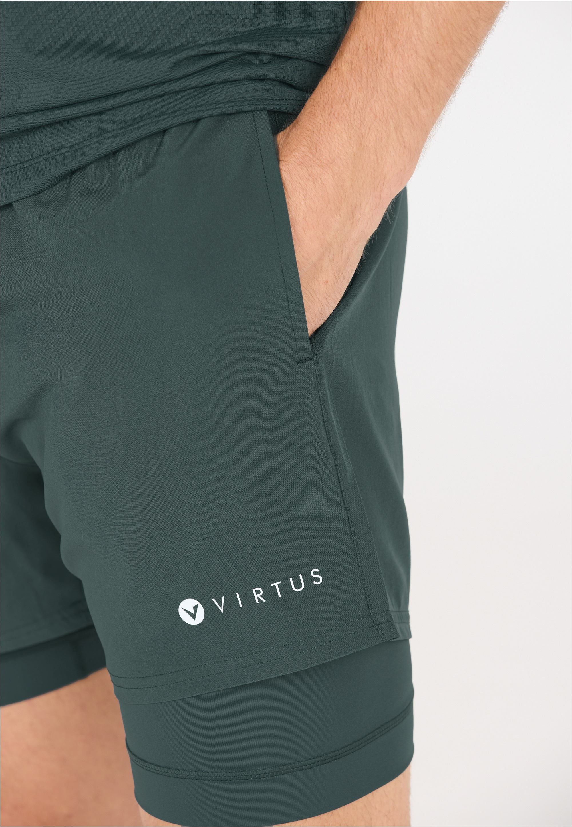 Virtus Shorts »Zayne«, mit 4-Wege-Stretch und Innenhose