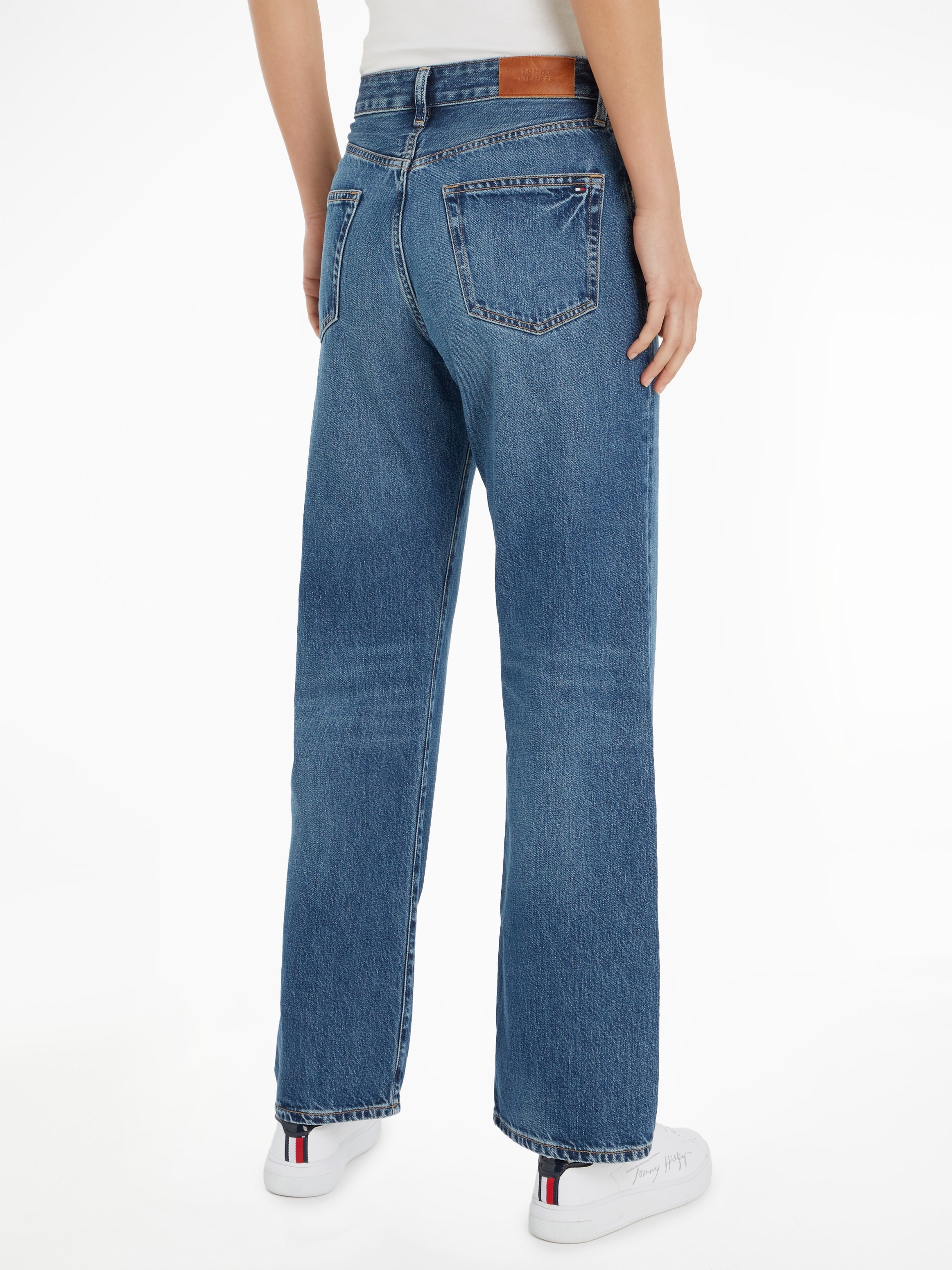 Tommy Hilfiger Straight-Jeans "LOOSE STRAIGHT RW KLO", mit Lederlogopatch günstig online kaufen