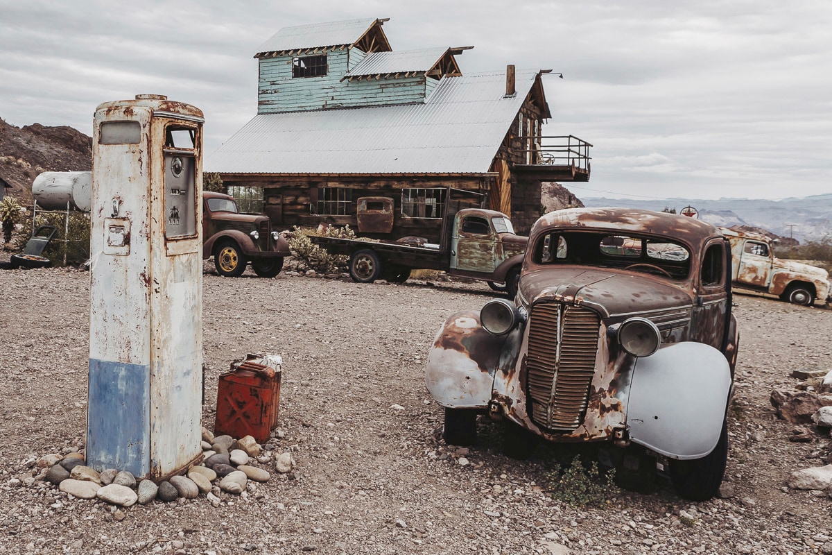 Papermoon Fototapete "Altes Auto" günstig online kaufen