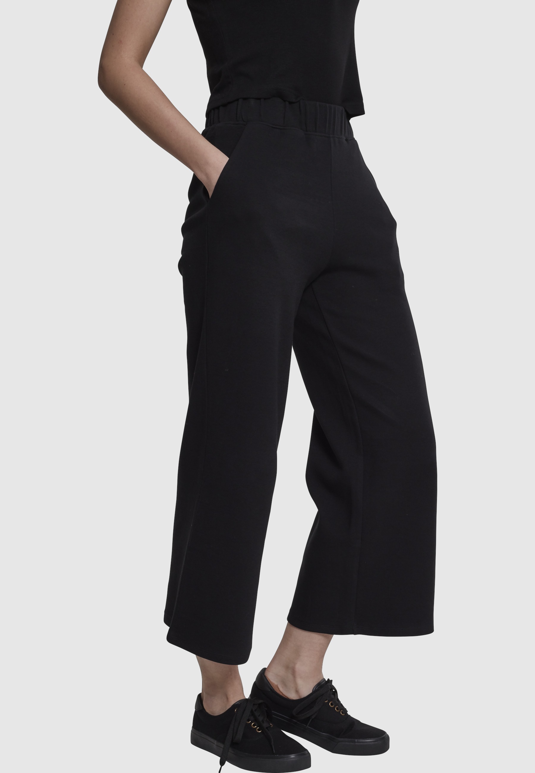 URBAN CLASSICS Bequeme Jeans »Urban Classics Damen Ladies Culotte« 1 Stk.