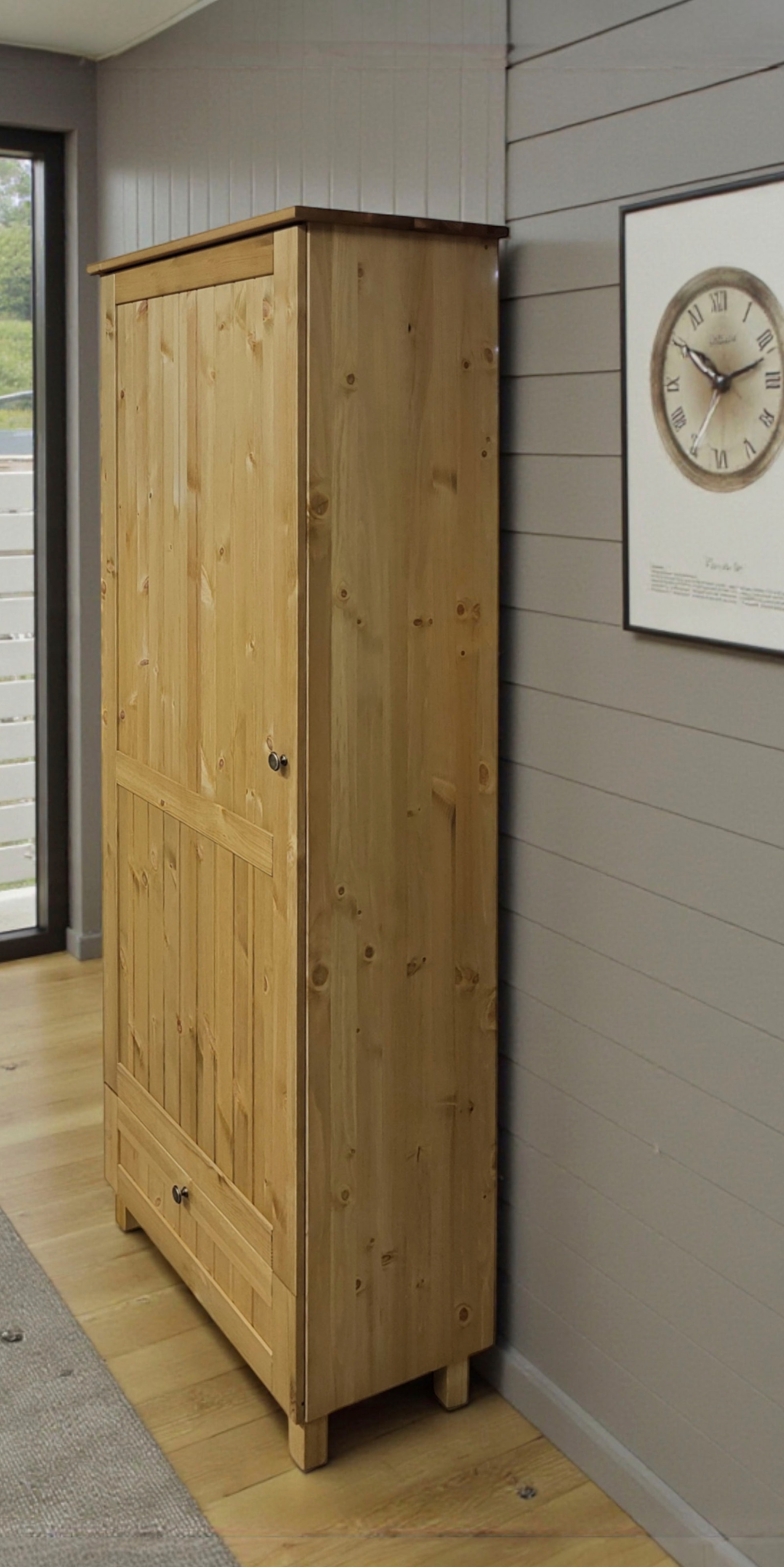 Home affaire Garderobenschrank »Juventus« 1 Stk. tlg. aus massiver Kiefer, Breite  67cm, mit Kleiderstange