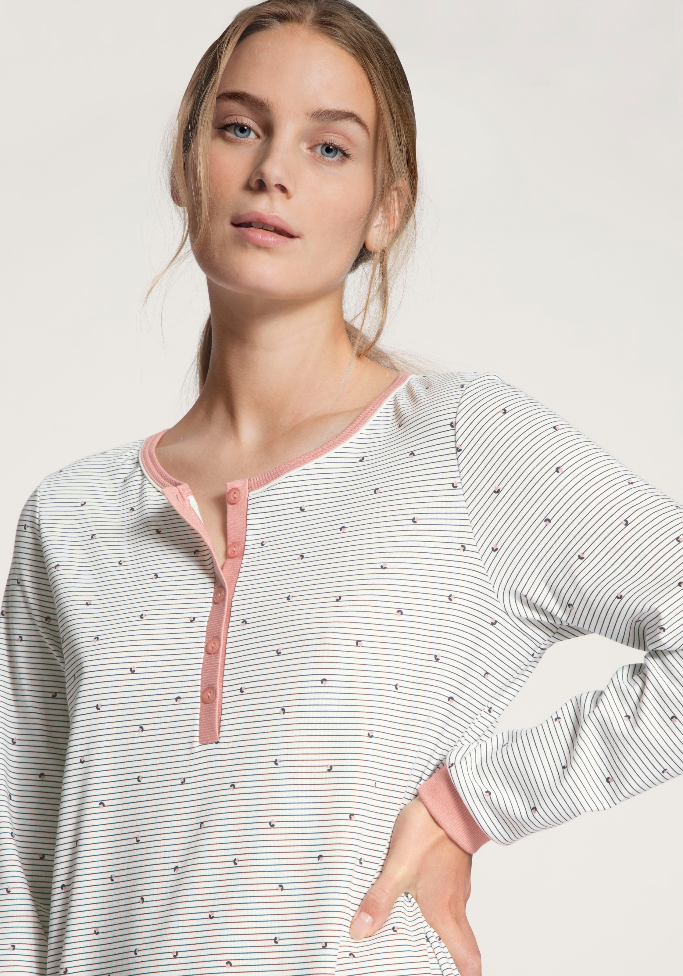 CALIDA Nachthemd »Sweet Dreams«, Sleepshirt ca. 95 cm lang, Modern Fit, feine Streifen