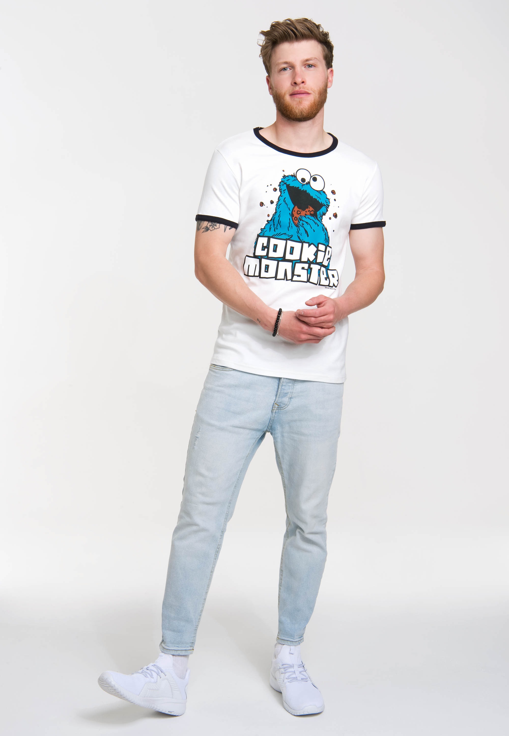 LOGOSHIRT T-Shirt »Cookie Monster«, mit farblich abgesetzten Bündchen