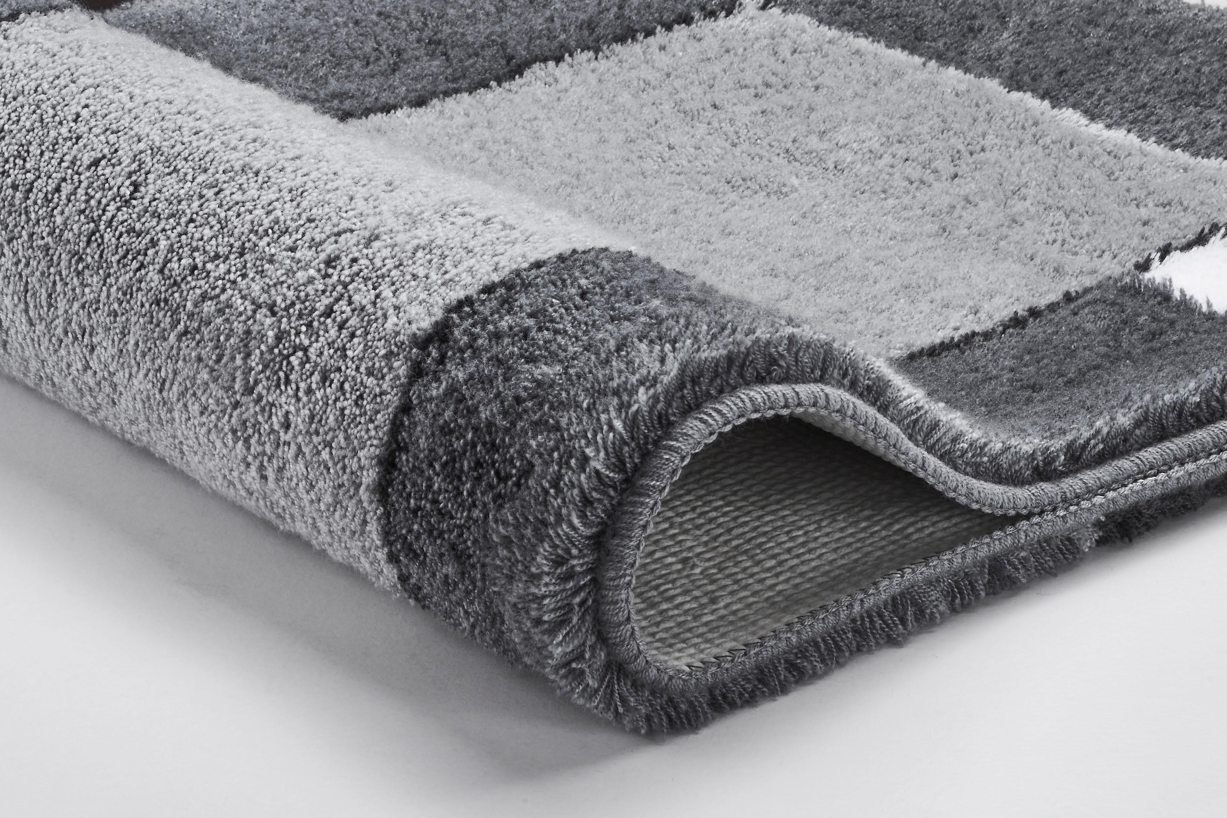 Kleine Wolke Badematte »Padova«, rutschhemmend beschichtet, fußbodenheizungsgeeignet, Badteppich, modernes Design, waschbar