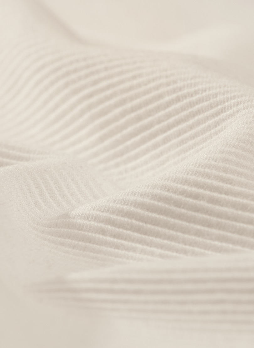 Trigema Sweatshirt »TRIGEMA Shirt mit kurzen Ärmeln mit Kristallsteinen«
