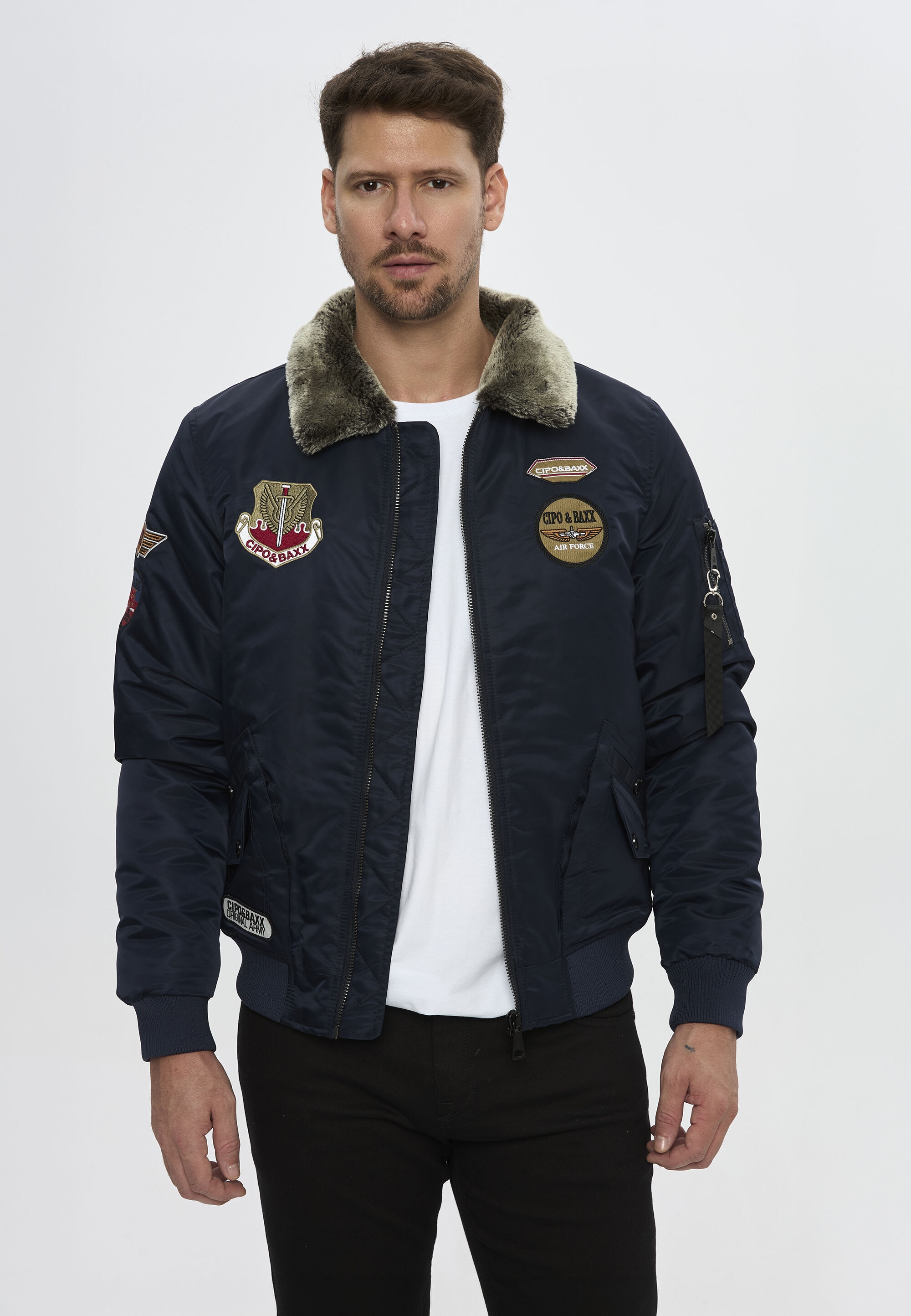 Cipo & Baxx Winterjacke »Winterjacke CM232« mit Kapuze im Bomberstil