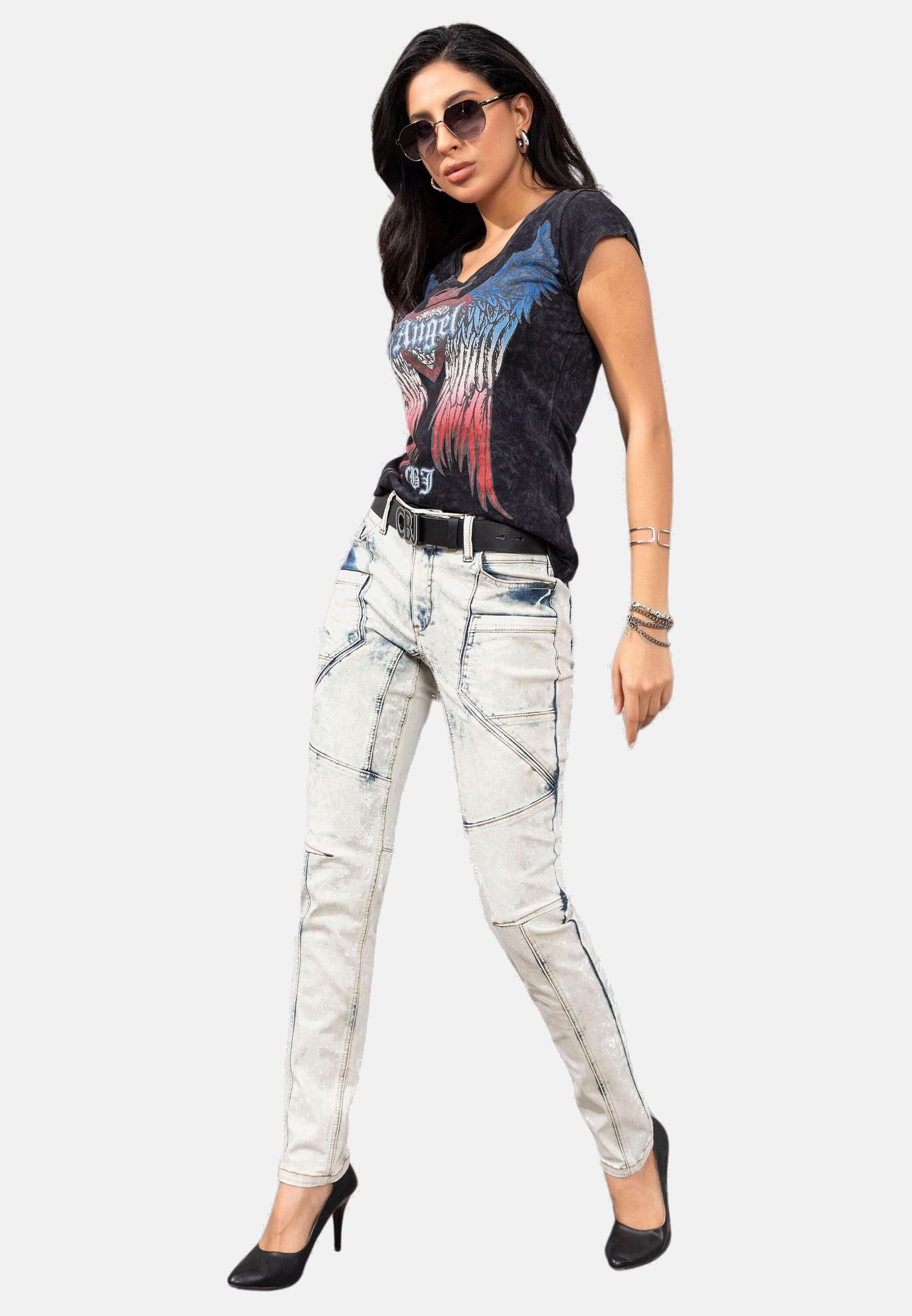 Cipo & Baxx Slim-fit-Jeans »Jeans«, mit extravagantem Nahtdesign, WD382