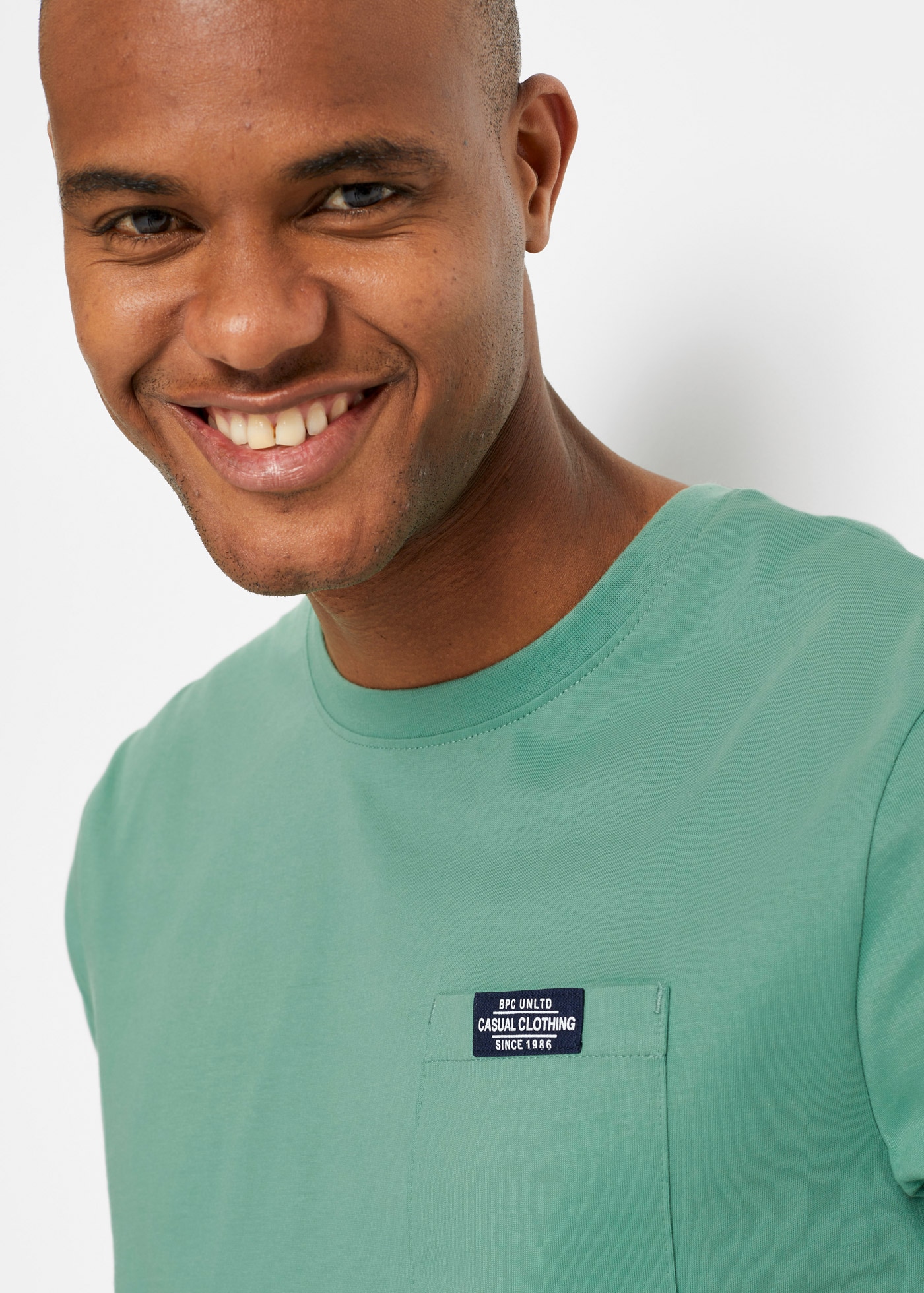 bonprix T-Shirt Packung, 2 tlg. mit Rundhalsausschnitt und Brusttasche