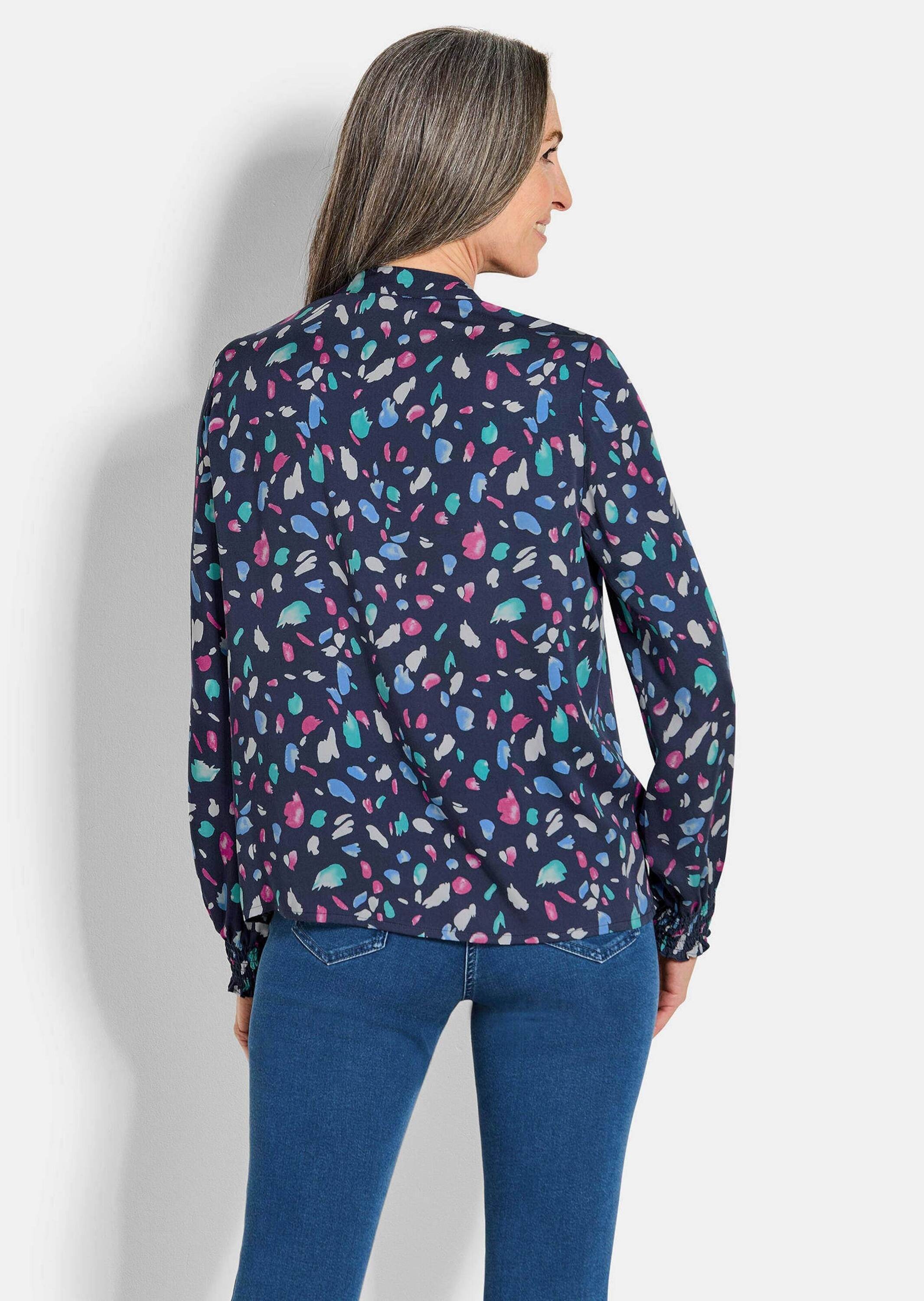 GOLDNER Klassische Bluse »Kurzgröße Satin-Bluse mit Smok-Details«