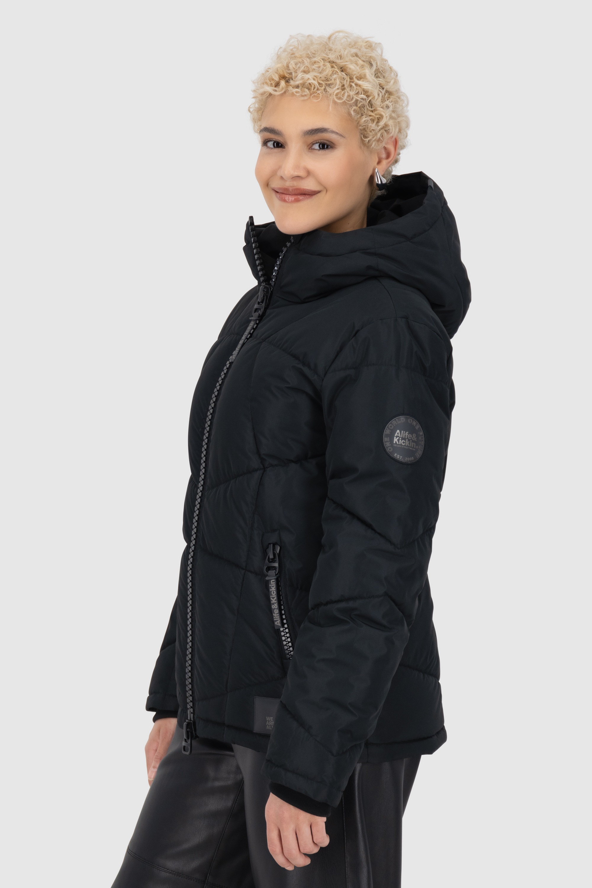 Alife & Kickin Winterjacke »Damen KasandraAK A«, Kurze warme Jacke mit gefütterter Kapuze, in schmaler Passform