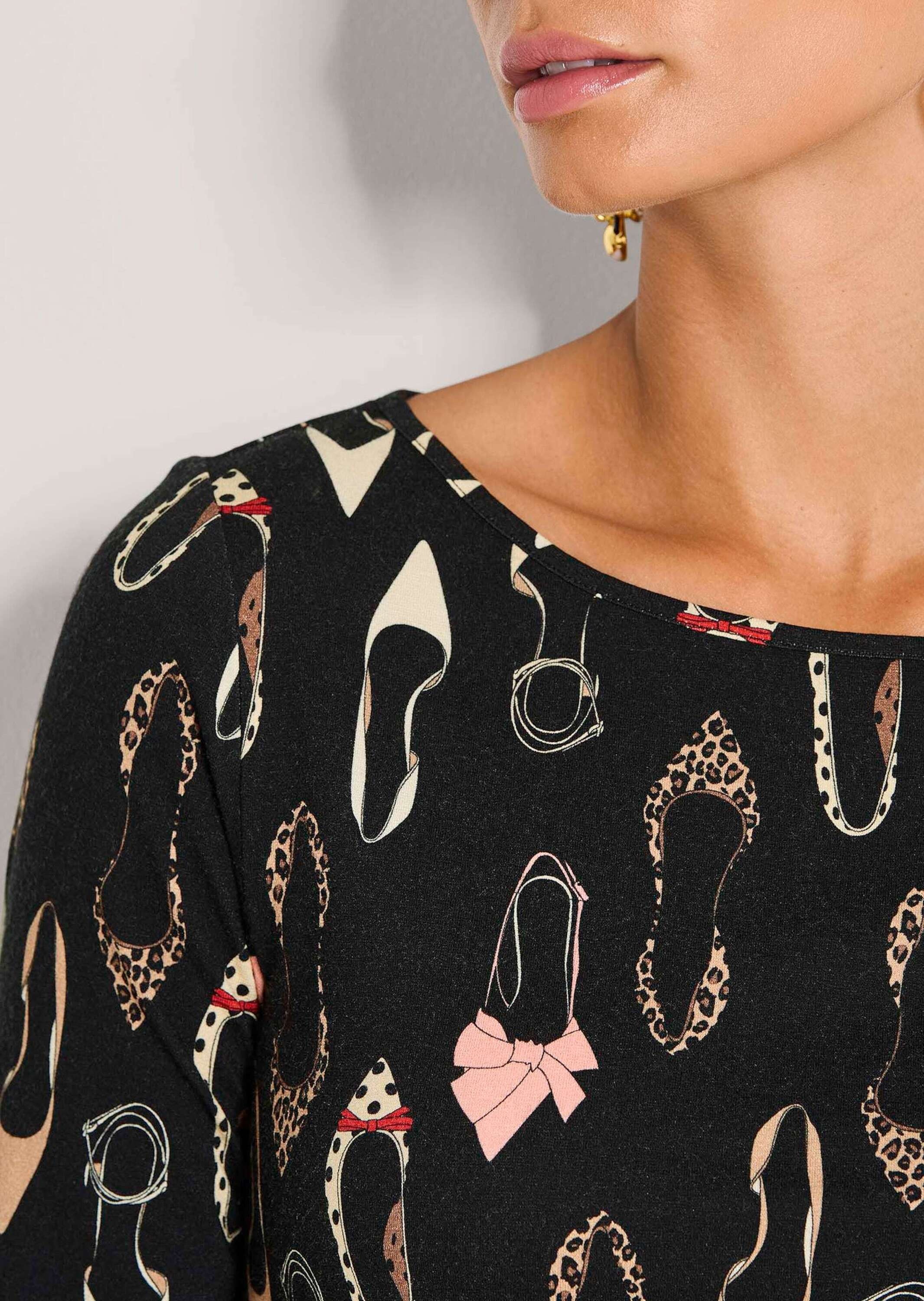 MADELEINE Langarmshirt »Shirt Rundhals-Shirt mit All-Over-Print« Schuhprint
