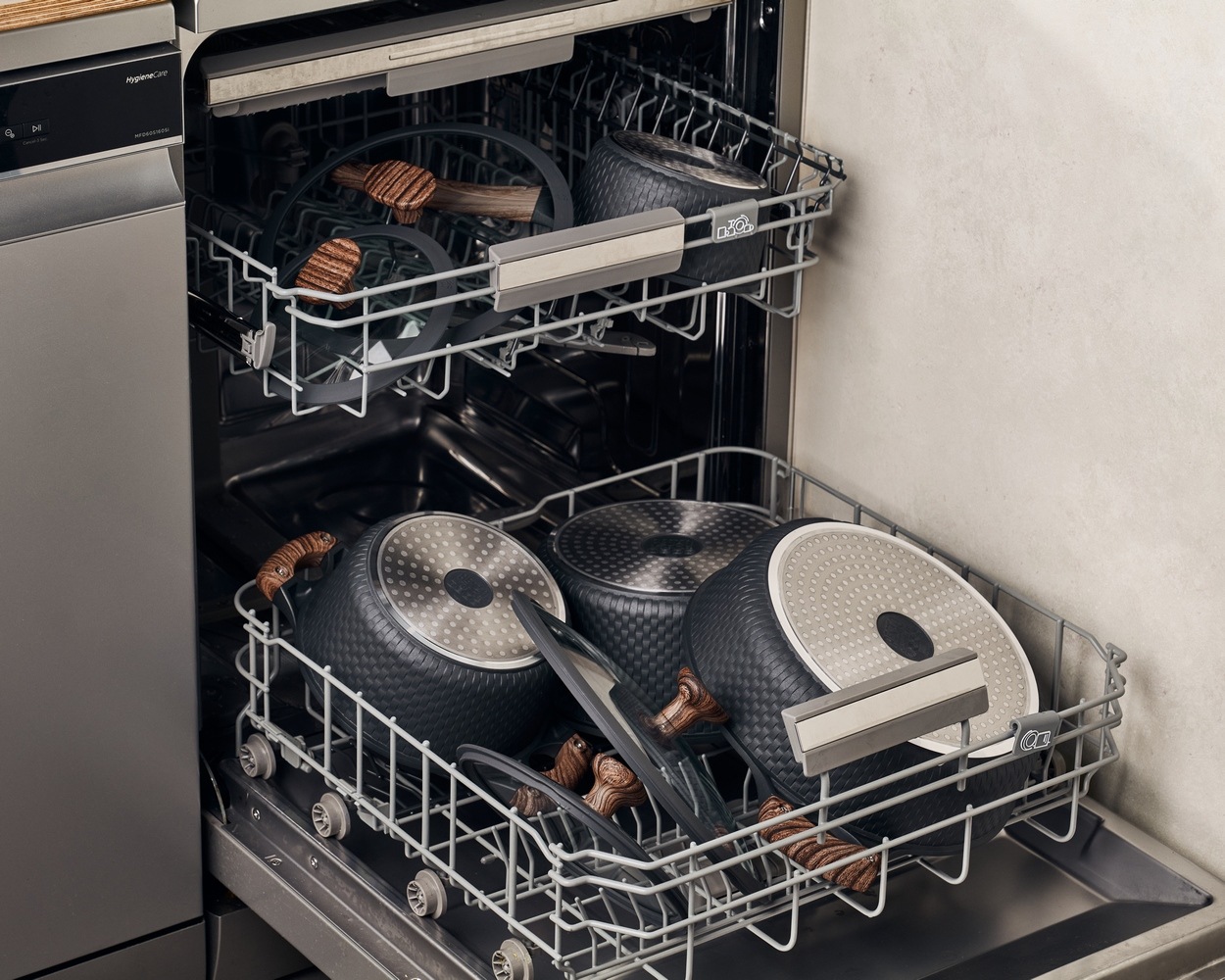 RESTO Kitchenware Kasserolle »Ran, Kochtopf antihaftbeschichtet und spülmaschinenfest«, Aluminiumguss, (2 tlg.), Geeignet für alle Herdarten, auch Induktion, im Geschenkkarton