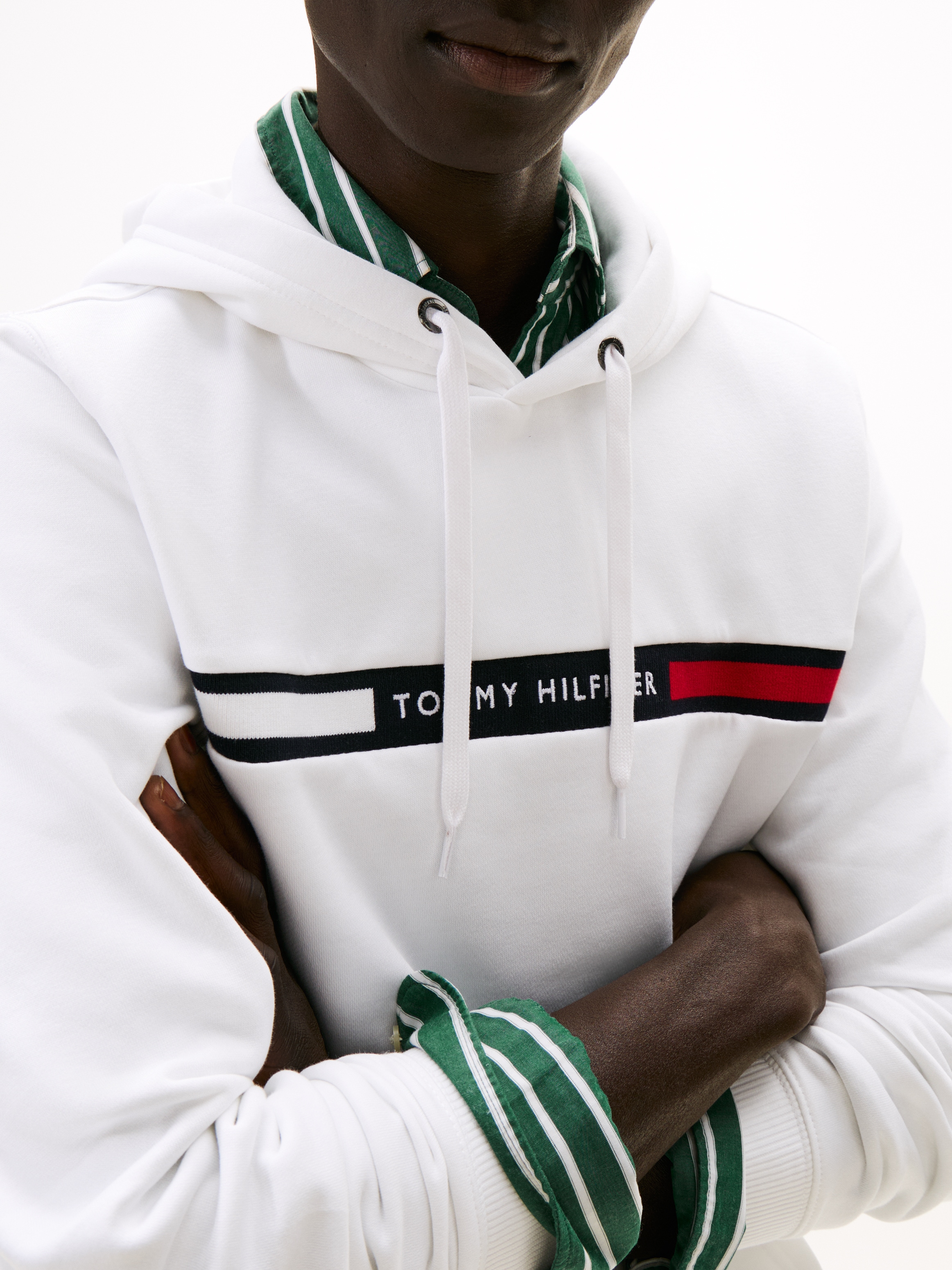 Tommy Hilfiger Kapuzensweatshirt »HILFIGER CHEST INSERT HOODY mit Kapuze und Logoschriftzug«, unifarben, casual, regular fit, Baumwollmix, Kapuze
