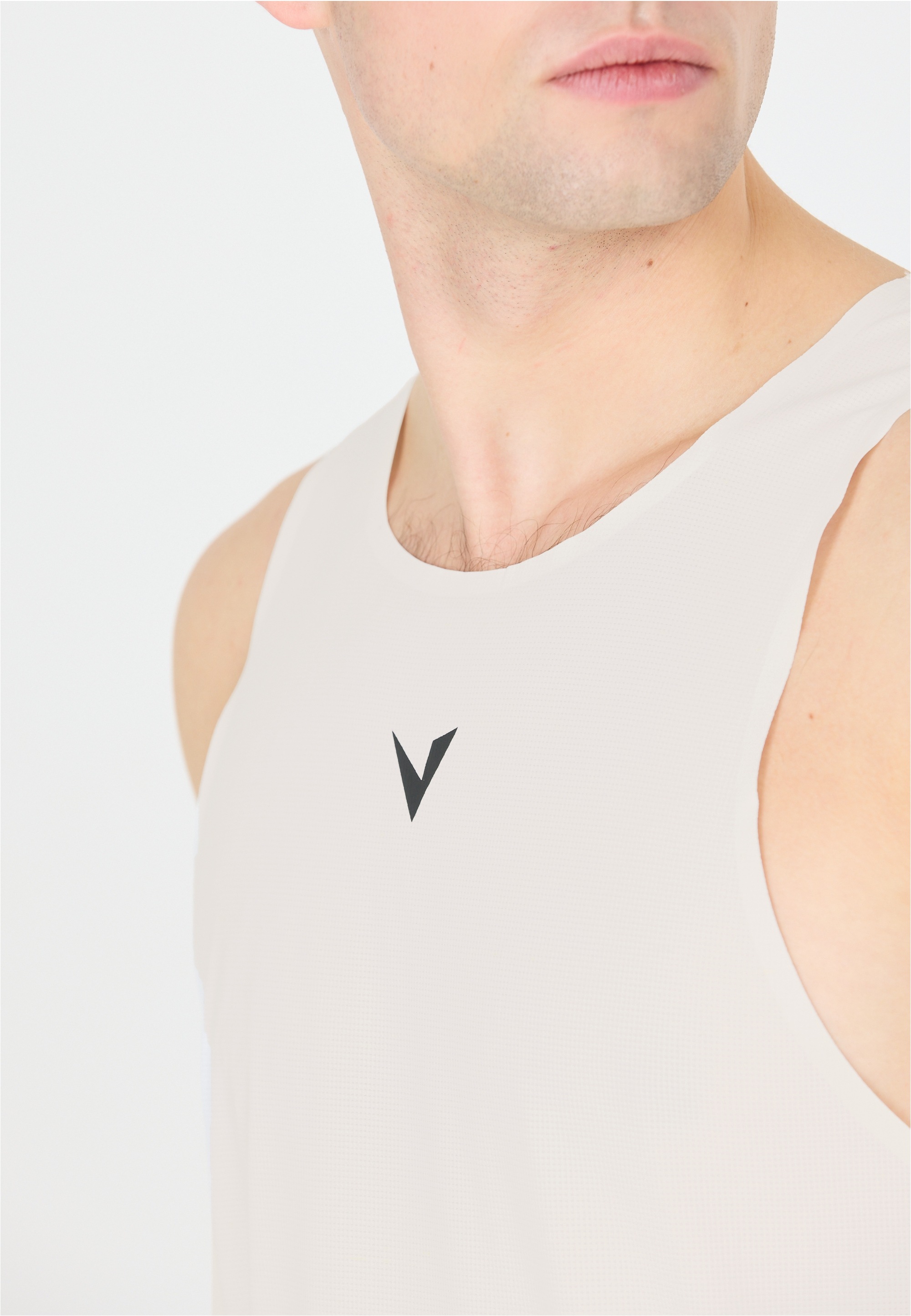 Virtus Funktionsshirt »Ayaan«, aus atmungsaktivem Material