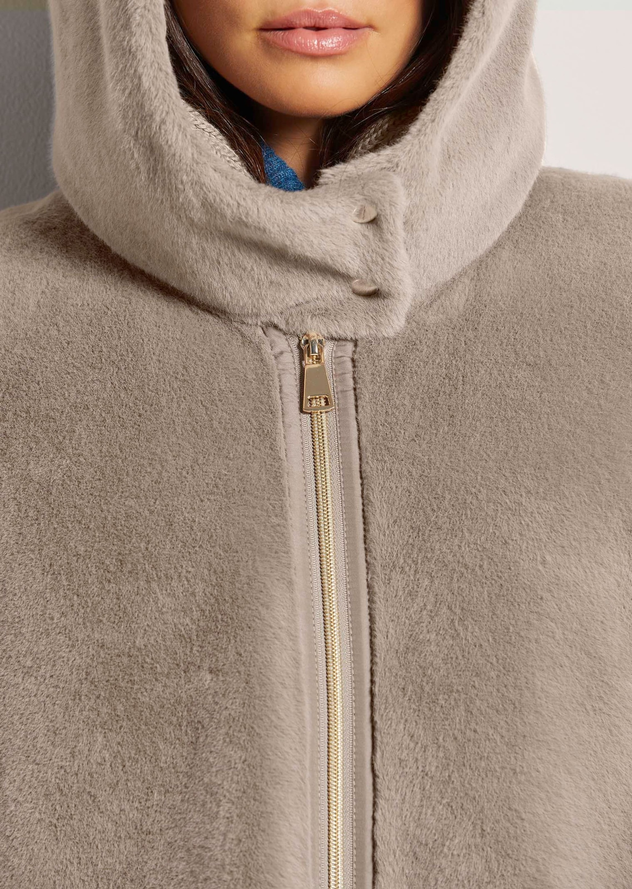 MADELEINE Cape »Poncho-Jacke Webpelz-Poncho mit Kapuze«