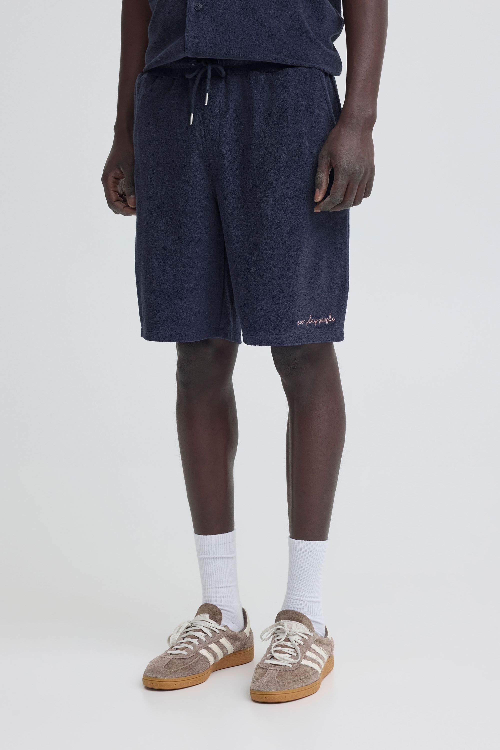 Blend Sweatshorts "BHBasti" Bequeme Frottee-Sweatshorts mit Stickerei günstig online kaufen