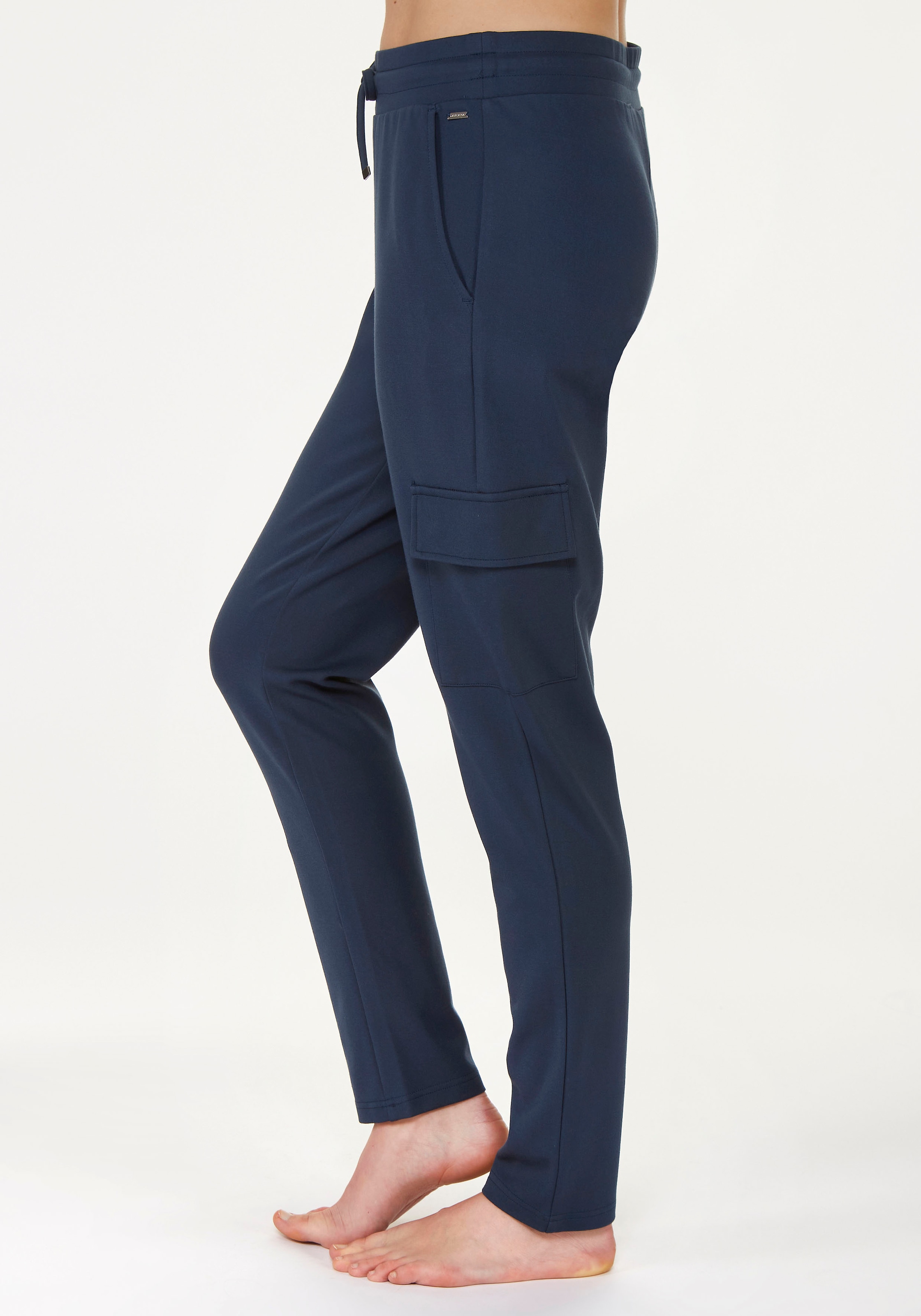 LASCANA Cargohose, in weich fließendem Material, Loungewear