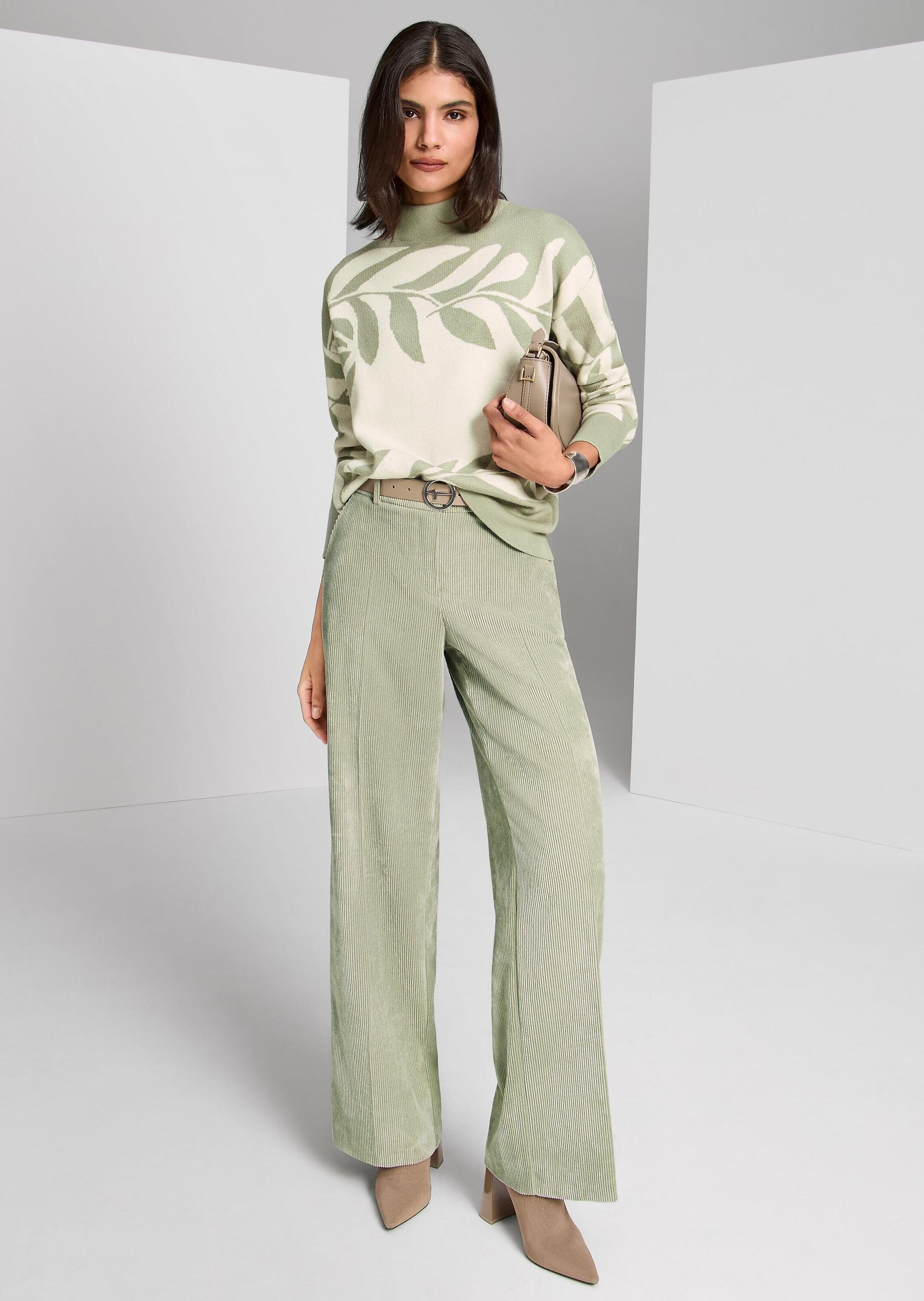 MADELEINE Cordhose »Cordhose Weite Cordhose mit Bügelfalten«  Weite Cordhose mit Bügelfalte
