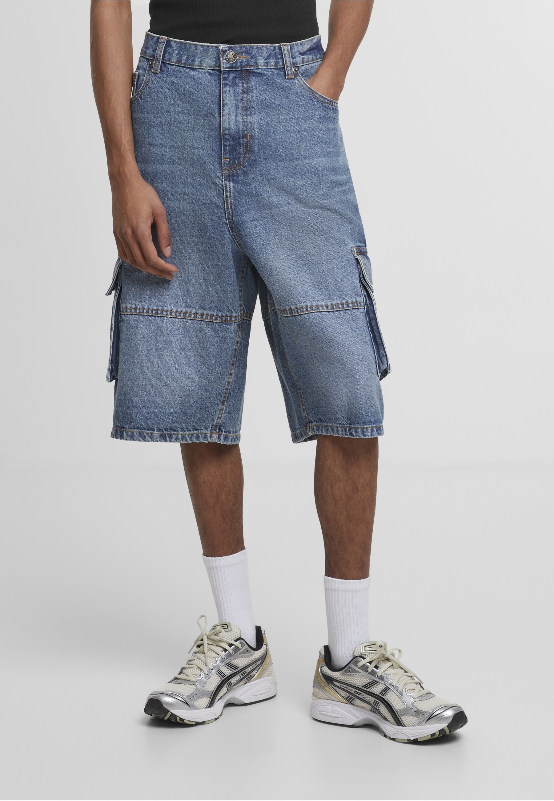 Thumbnail - URBAN CLASSICS Shorts "Urban Classics Relaxed Denim Cargo Shorts"