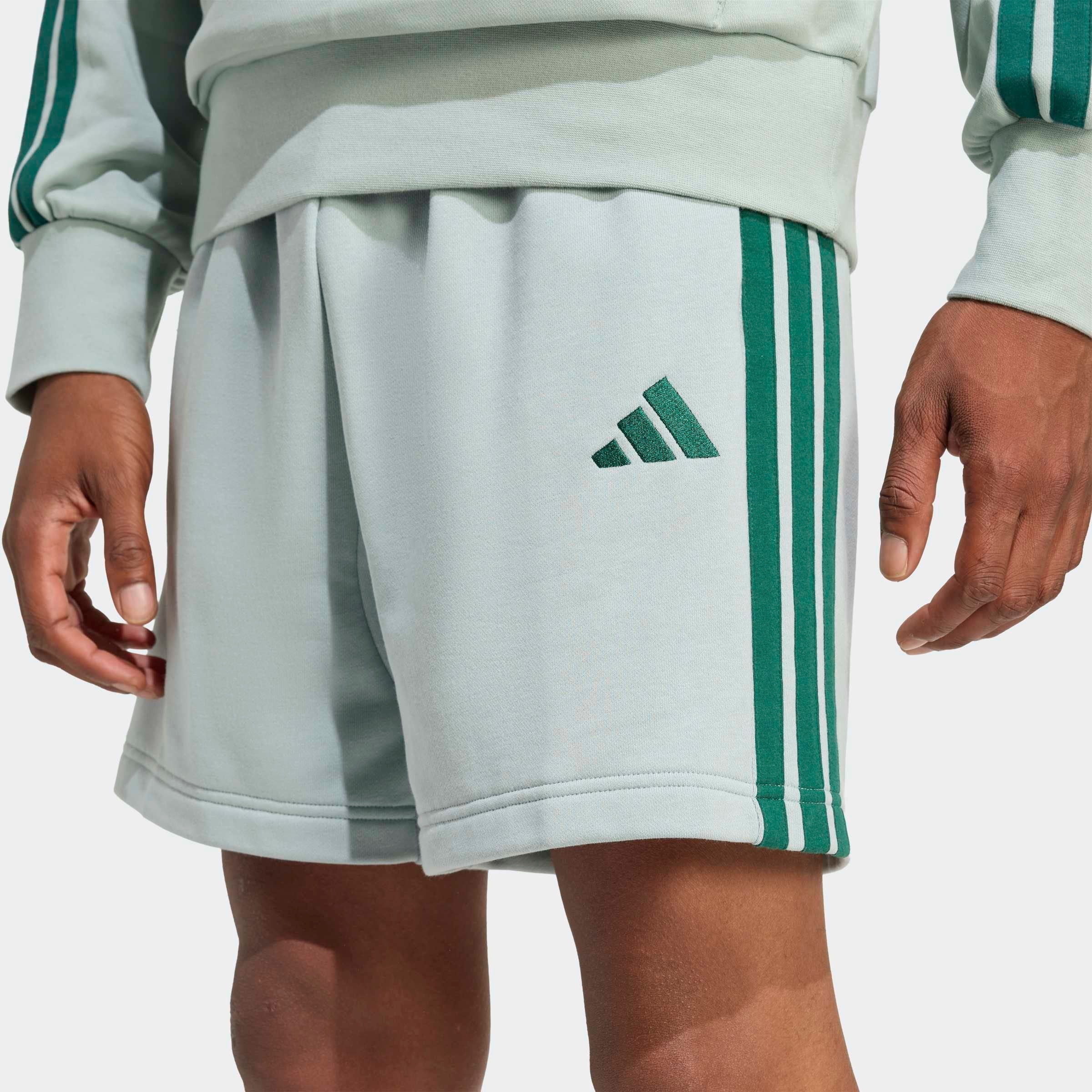 adidas Sportswear Shorts »ESSENTIALS 3-STREIFEN FRENCH TERRY«  für Laufaktivitäten und sportliche Anlässe, mit Kordelverschluss
