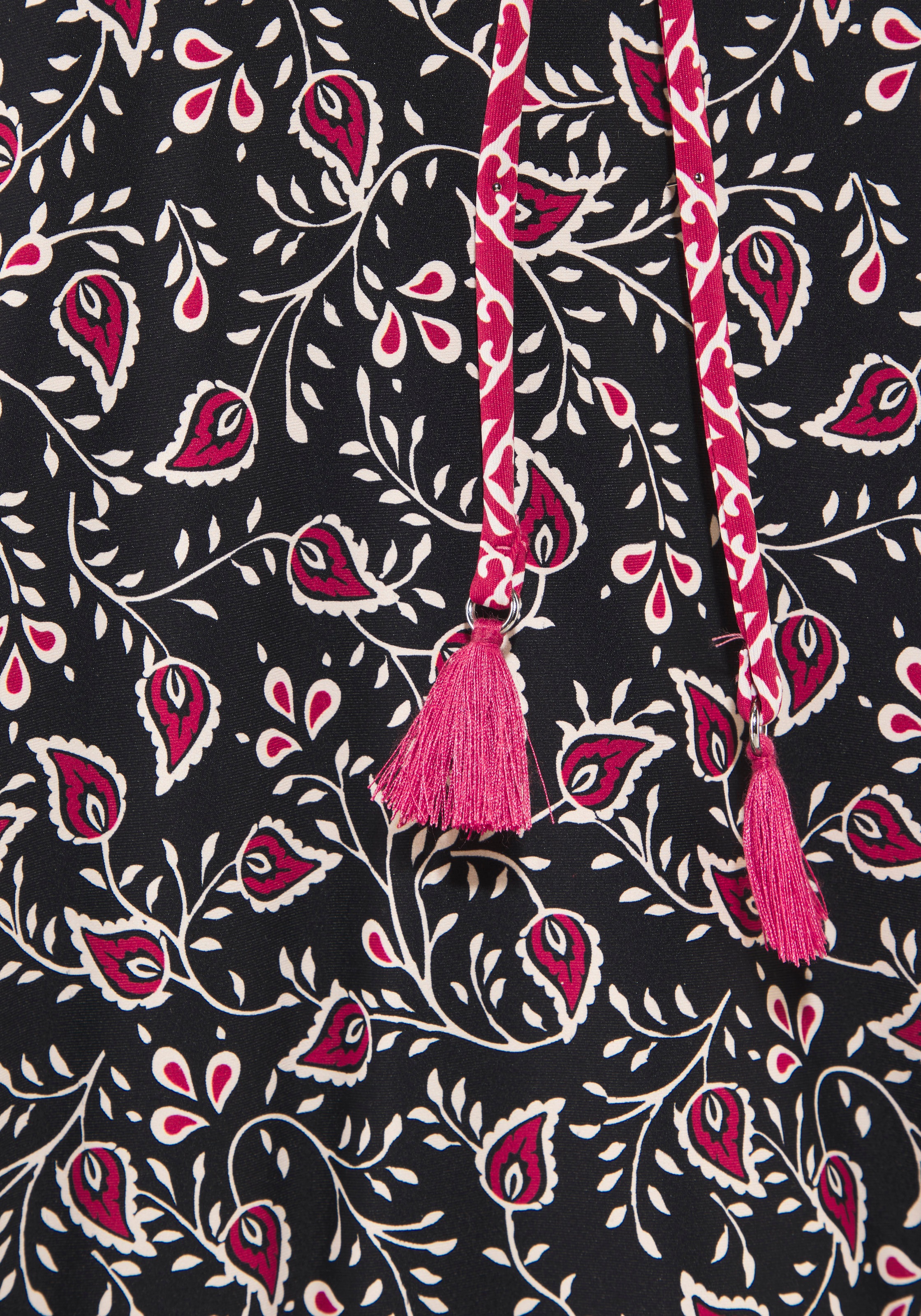 LASCANA Bügel-Tankini-Top »Louna« im Mustermix-Design mit Zierquasten