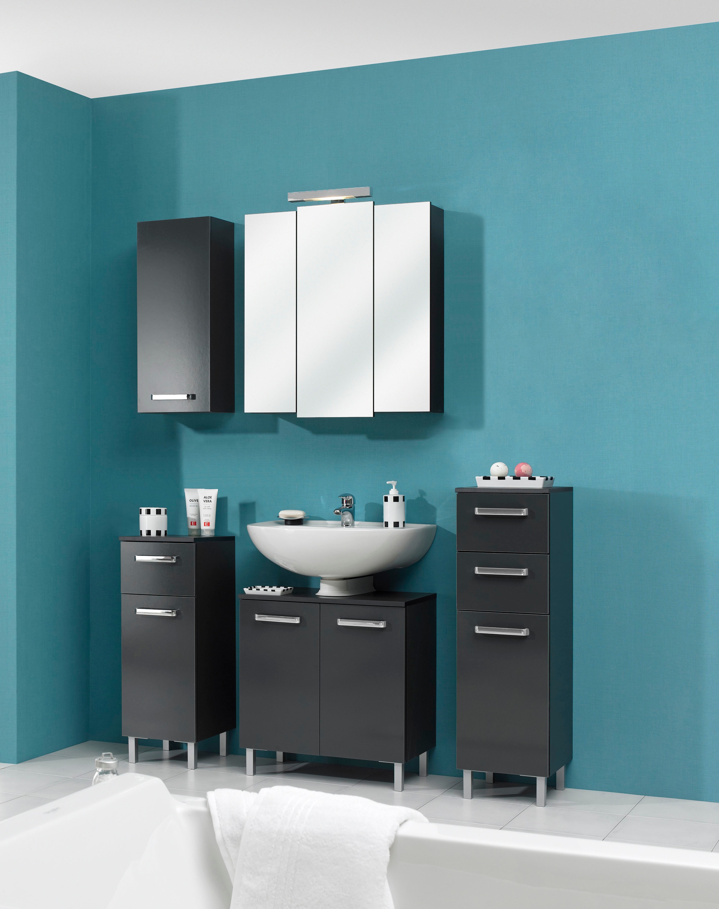 Thumbnail - Saphir Spiegelschrank "Quickset 311 Badschrank, 3 Spiegeltüren, 6 Einlegeböden, 68 cm breit" inkl. LED-Beleuchtung, Scha...