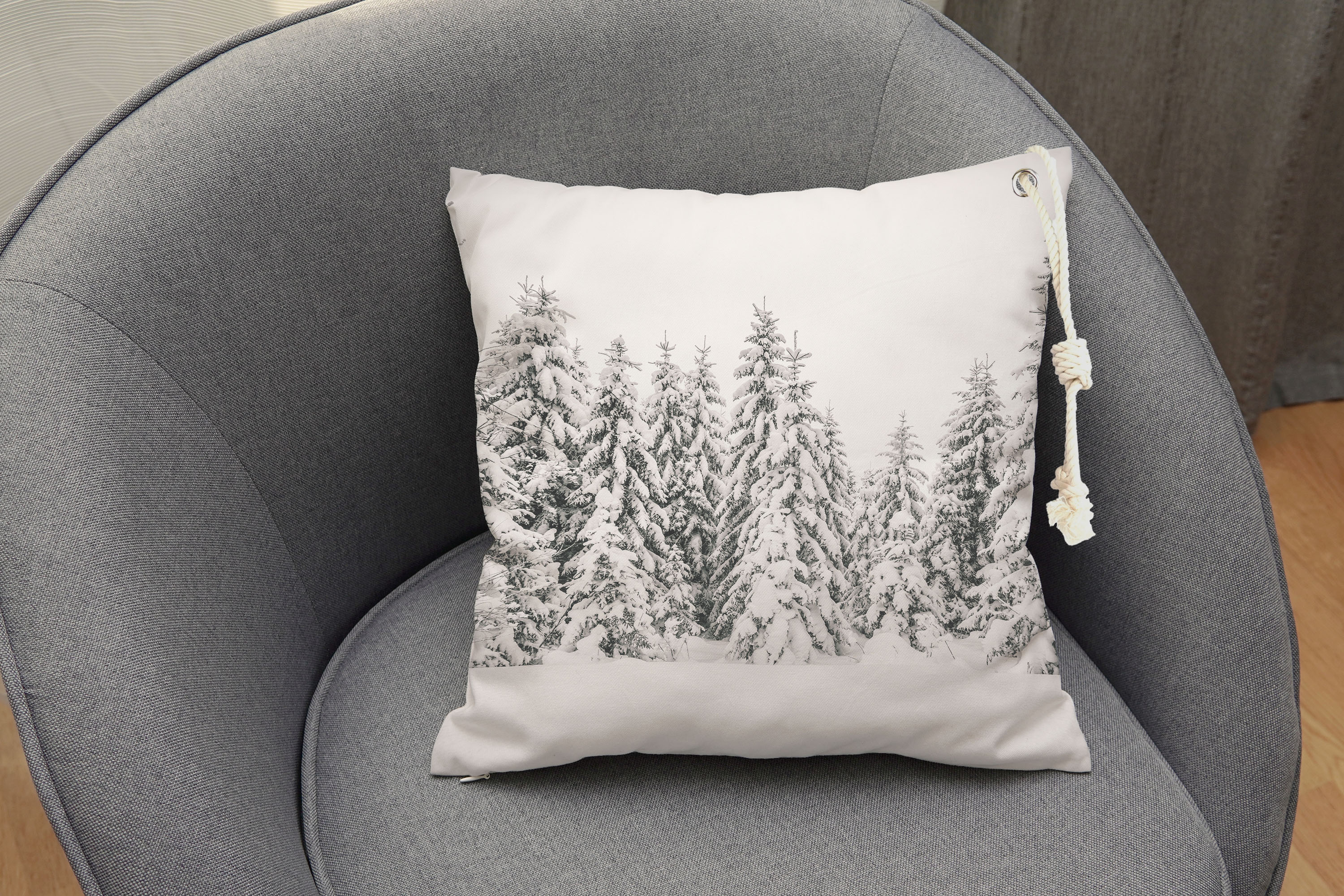 queence Dekokissen "Schneelandschaft mit Tannen" Outdoor-Kissen mit Öse und dicker Stoffkordel