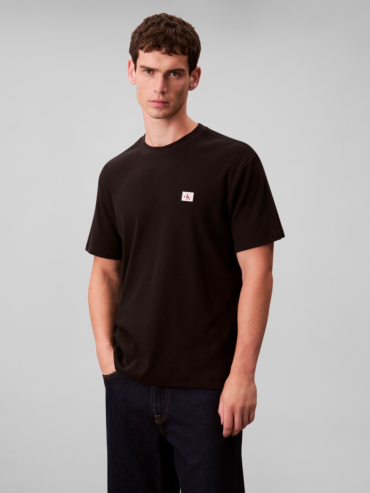 Calvin Klein Jeans T-Shirt "WAFFLE BADGE TEE" Regular fit mit Rundhalsaussc günstig online kaufen