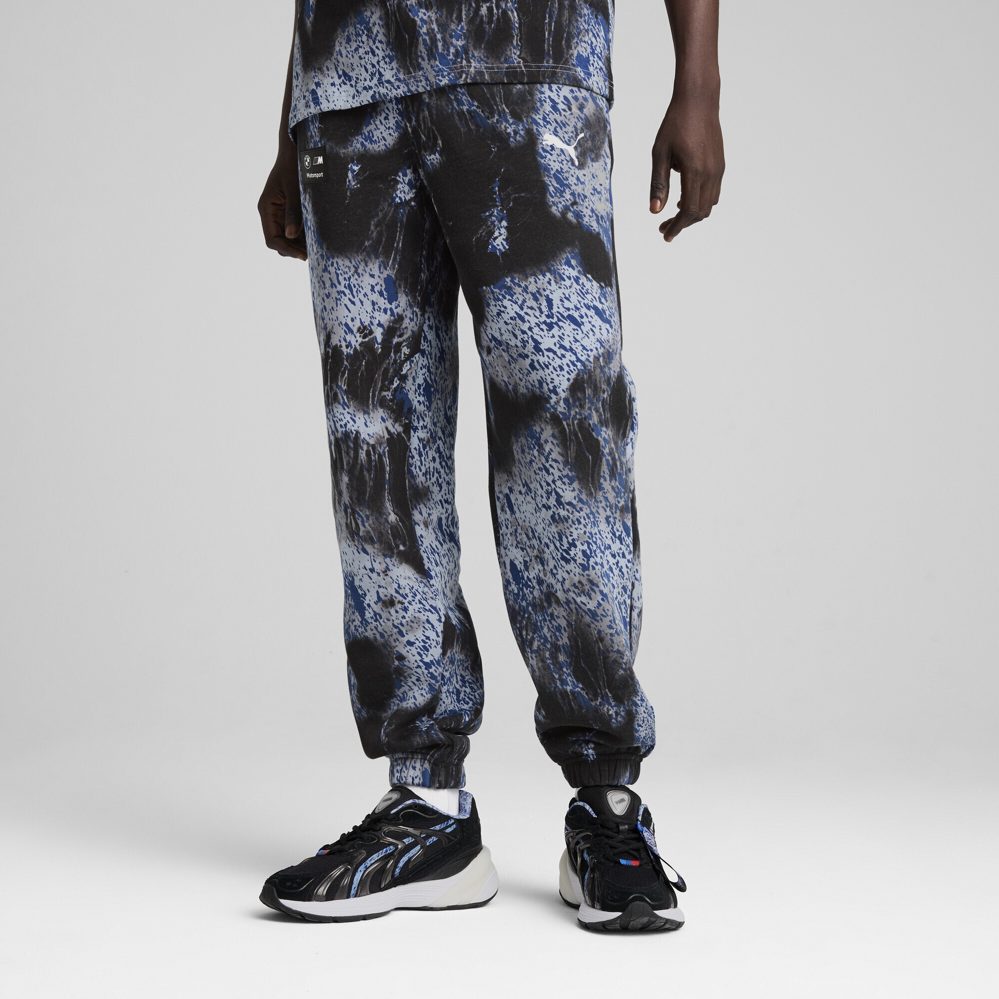 PUMA Sporthose »BMW M Motorsport Colour Splash Jogginghose mit Allover-Print«