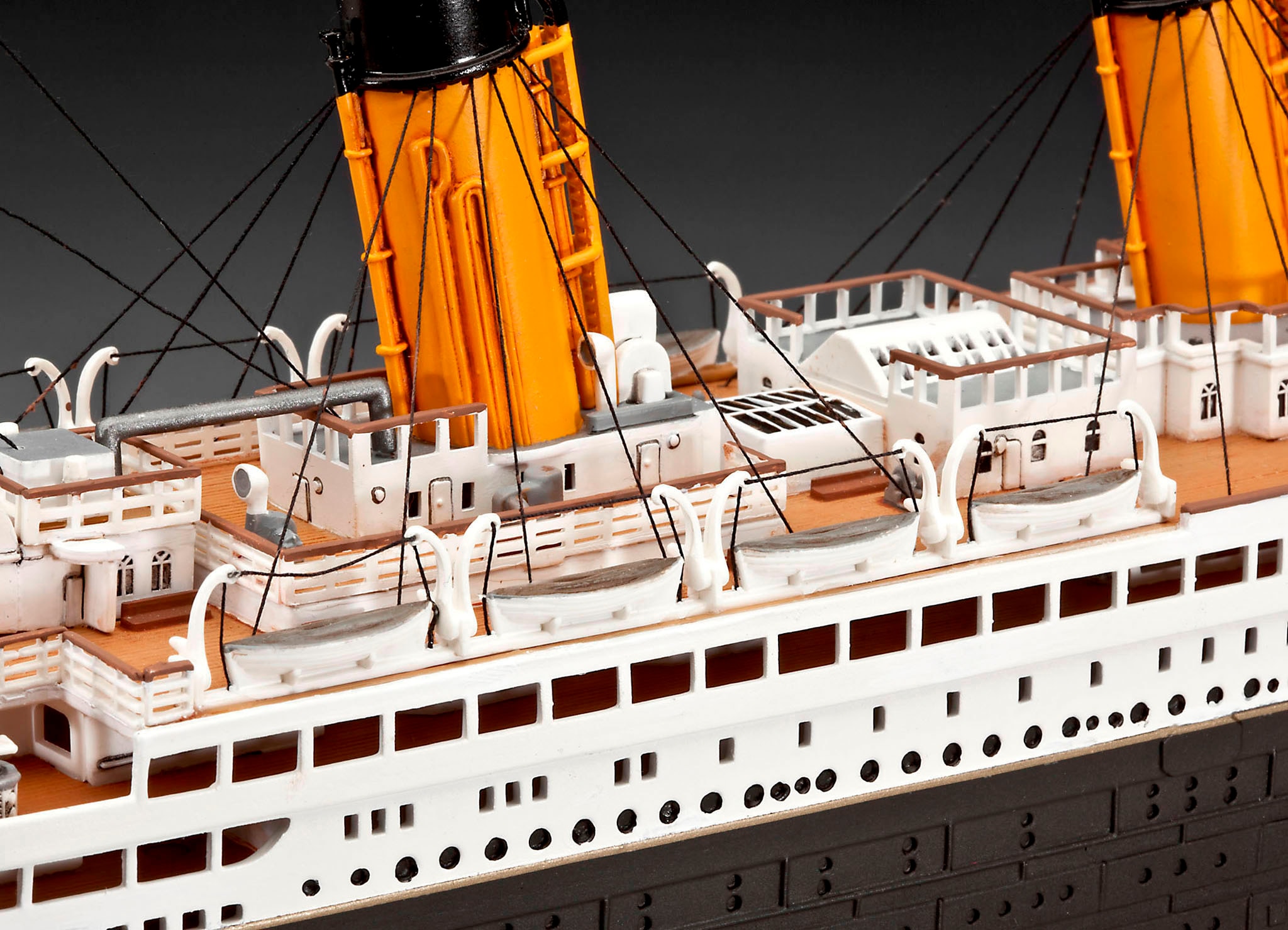 Revell® Modellbausatz »Geschenkset 100 Jahre R.M.S. Titanic«, Made in Europe