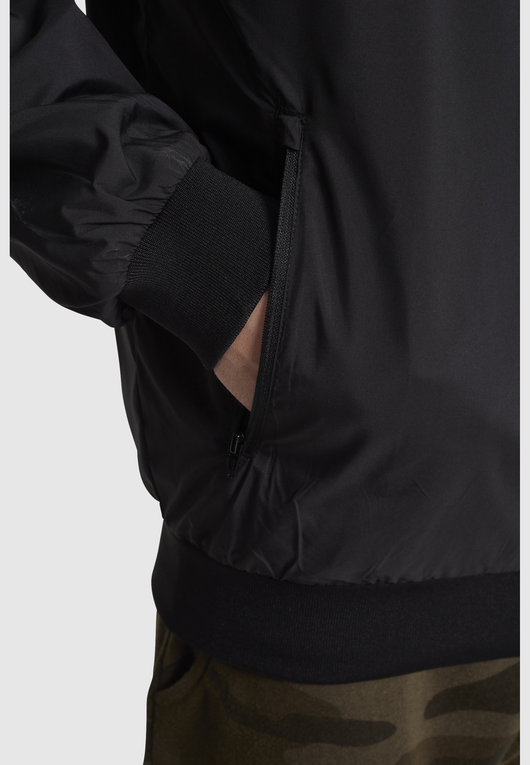URBAN CLASSICS Anorak »Urban Classics Herren Pattern Arrow Windrunner« 1 Stk. tlg. mit Kapuze