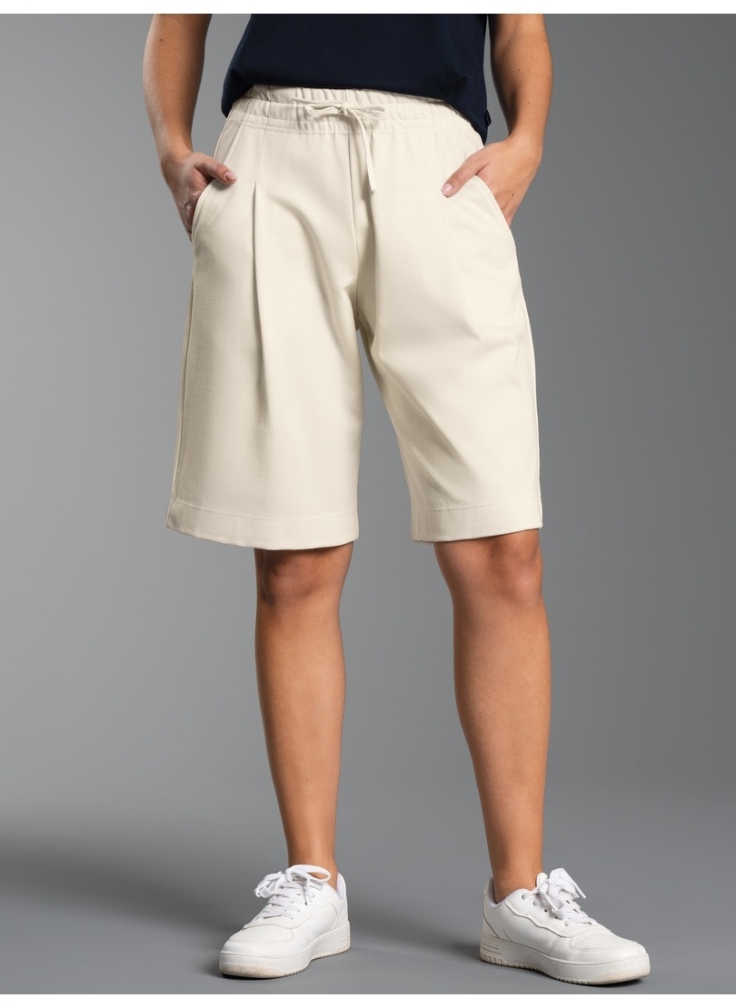 Trigema "TRIGEMA Shorts in Piqué-Qualität mit modischen Falten"