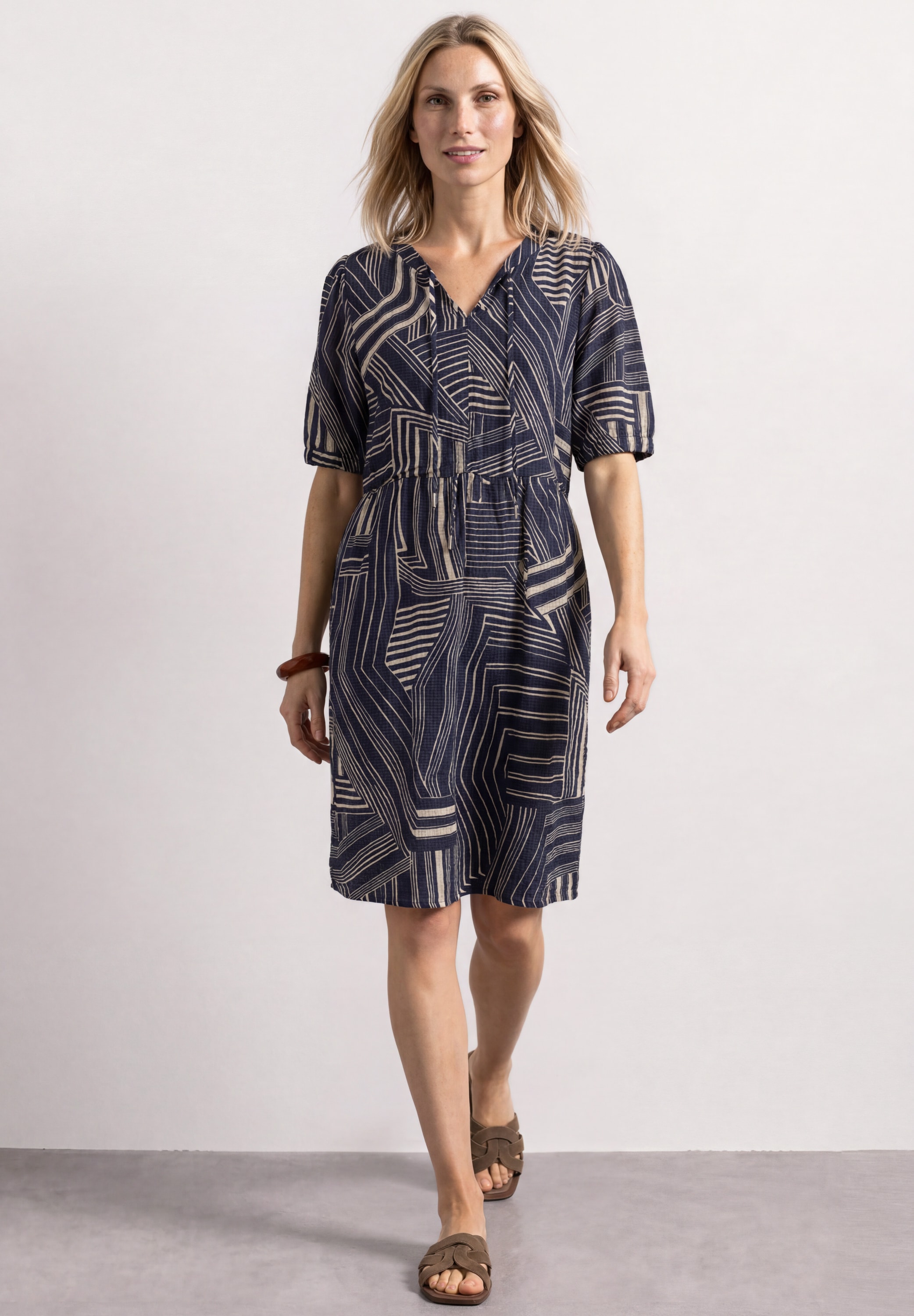 STREET ONE Sommerkleid Ohne Taschen mit grafischem Muster