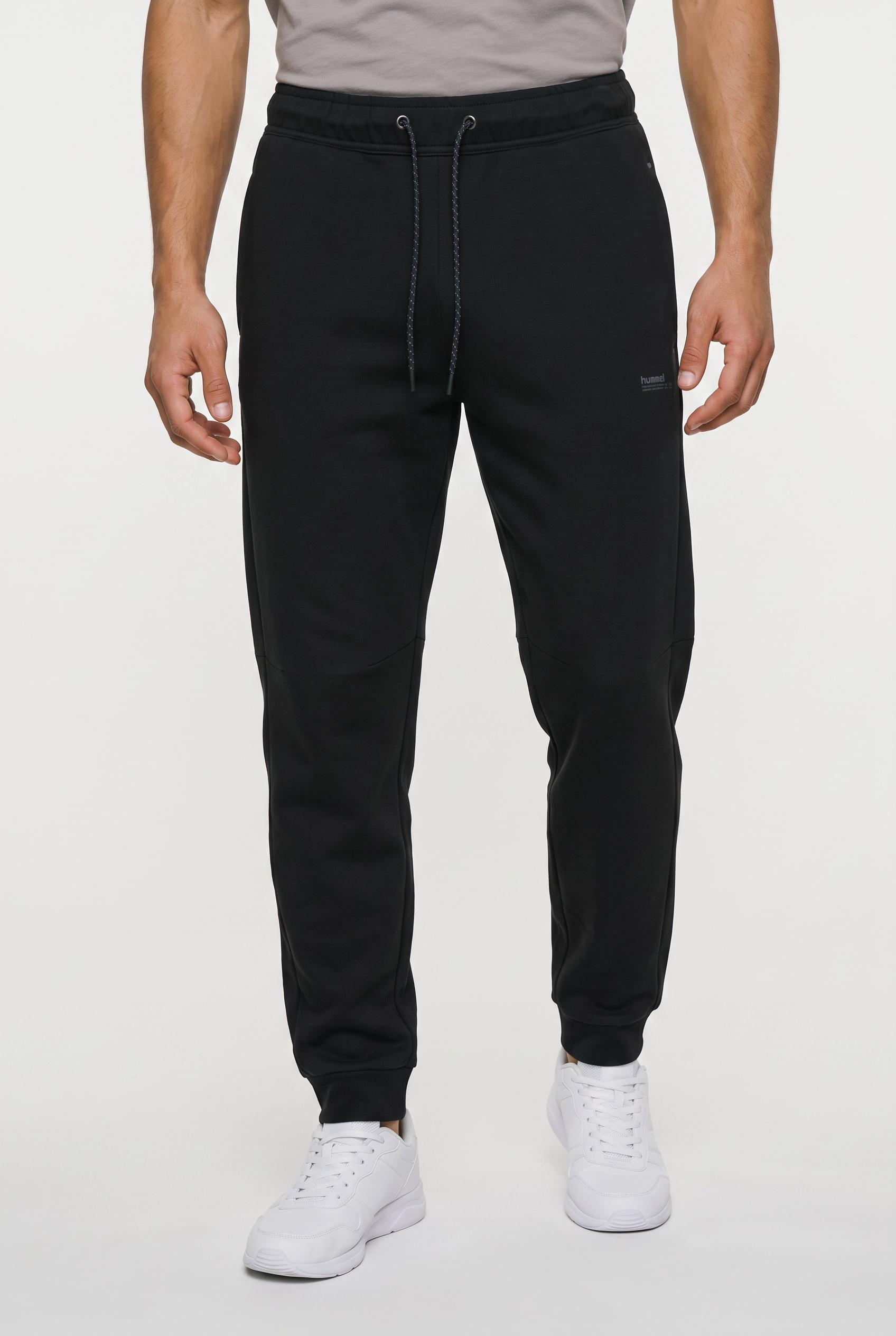 hummel Jogginghose "HMLTECH FLEECE REGULAR PANTS" mit Nähten an den Knien, aus Baumwoll-Sweatstoff, normale Passform