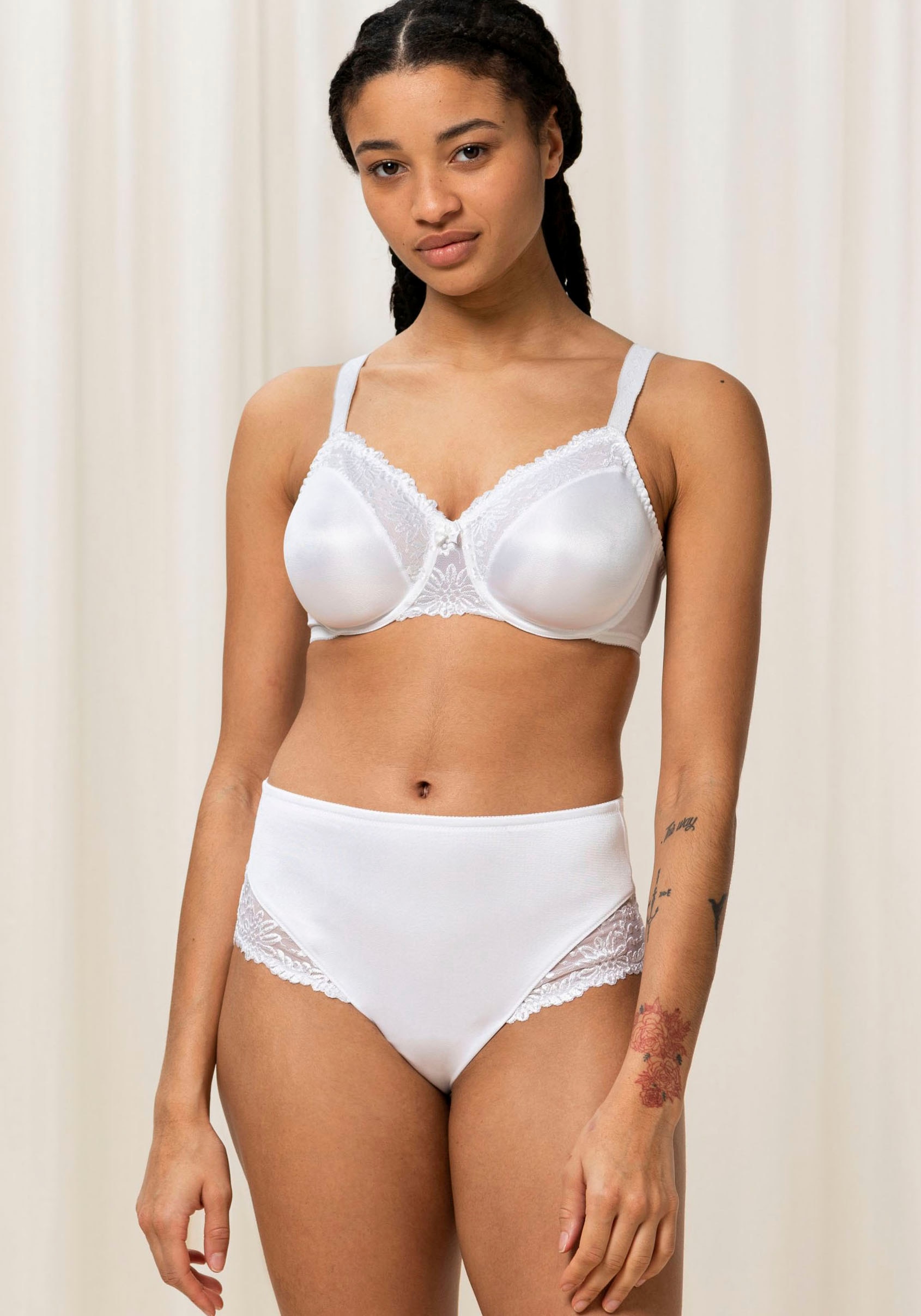 Triumph Minimizer-BH »Ladyform Spitze, mit Soft Bügel Dessous | Basic und BAUR W«