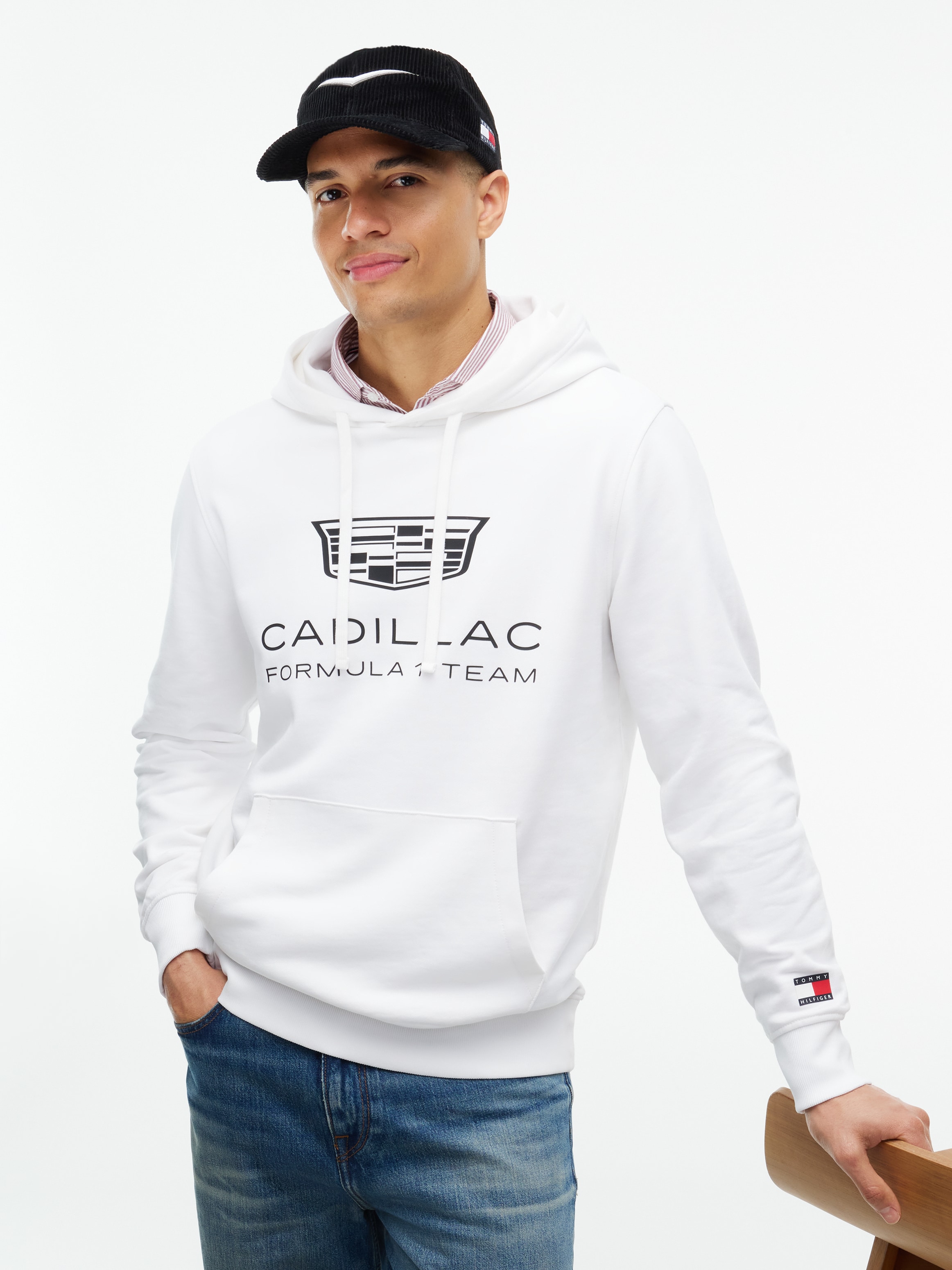 Tommy Hilfiger Baseball Cap »TH x Cadillac Formula 1® Team CHEVRON« aus Baumwoll-Cord, unisex