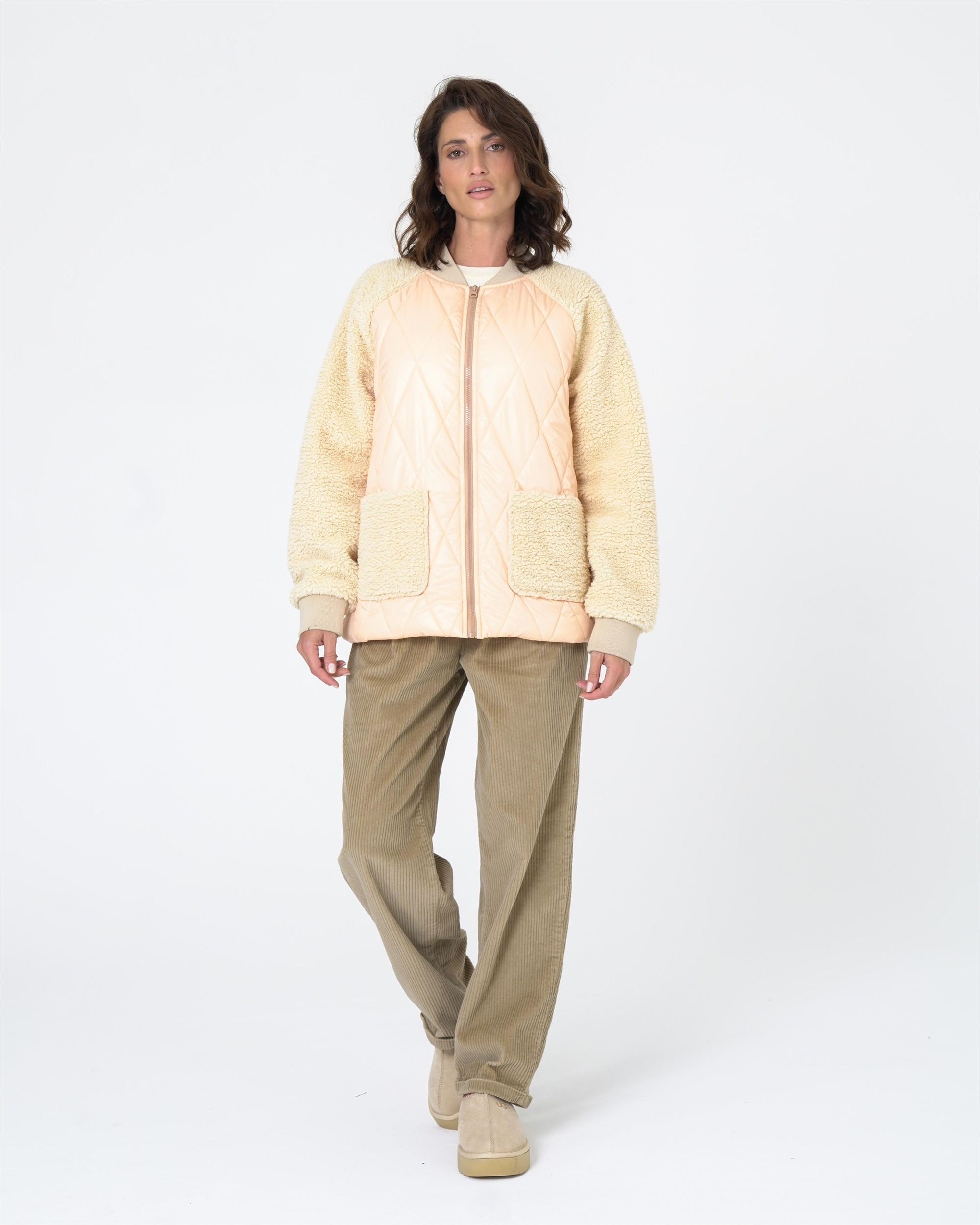 freshlions Steppjacke »Julia«, (1 St.), mit aufgesetzten Taschen