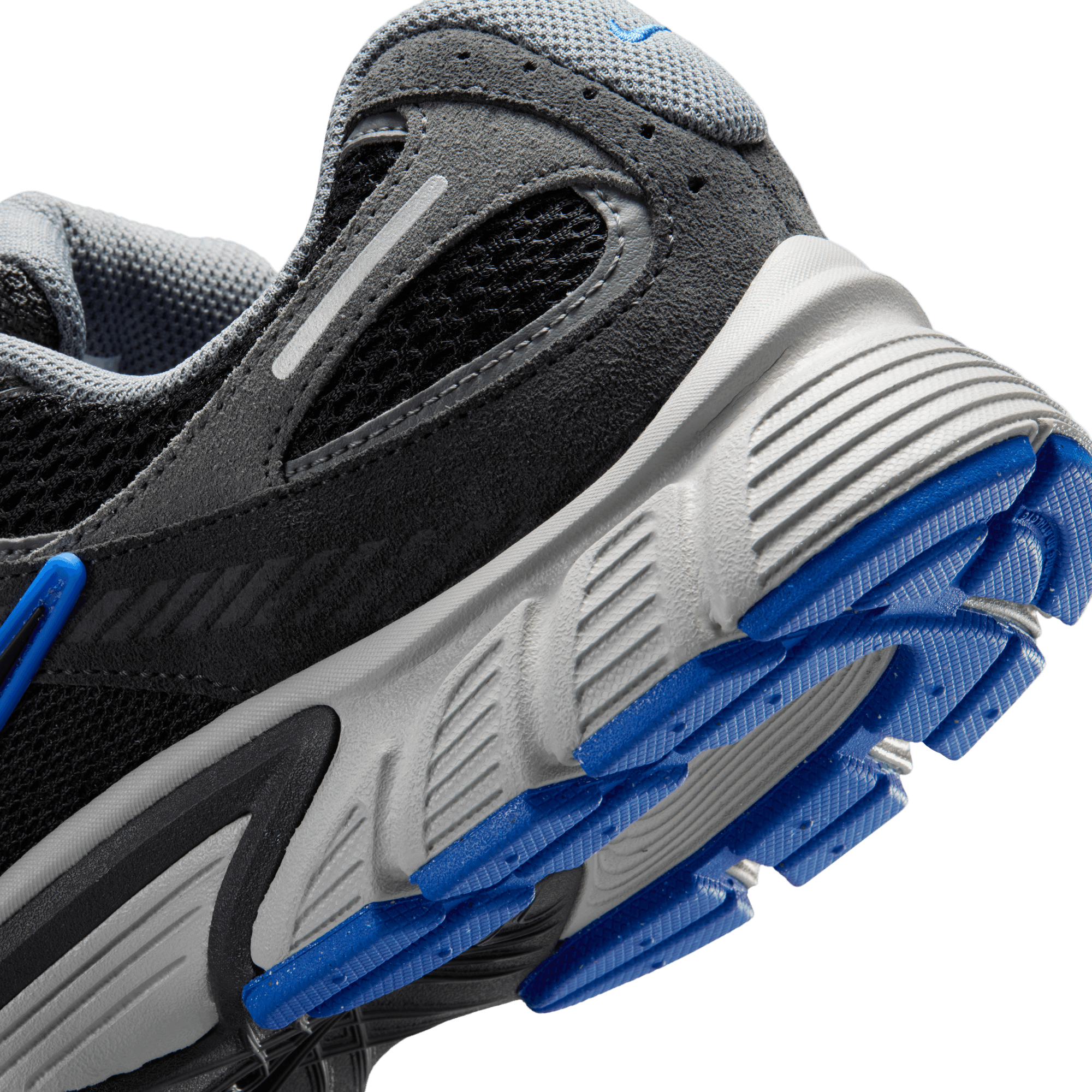 Nike Sportswear Sneaker »V5 RNR Suede«  inspiriert vom Design des Y2K Nike Vomero 5
