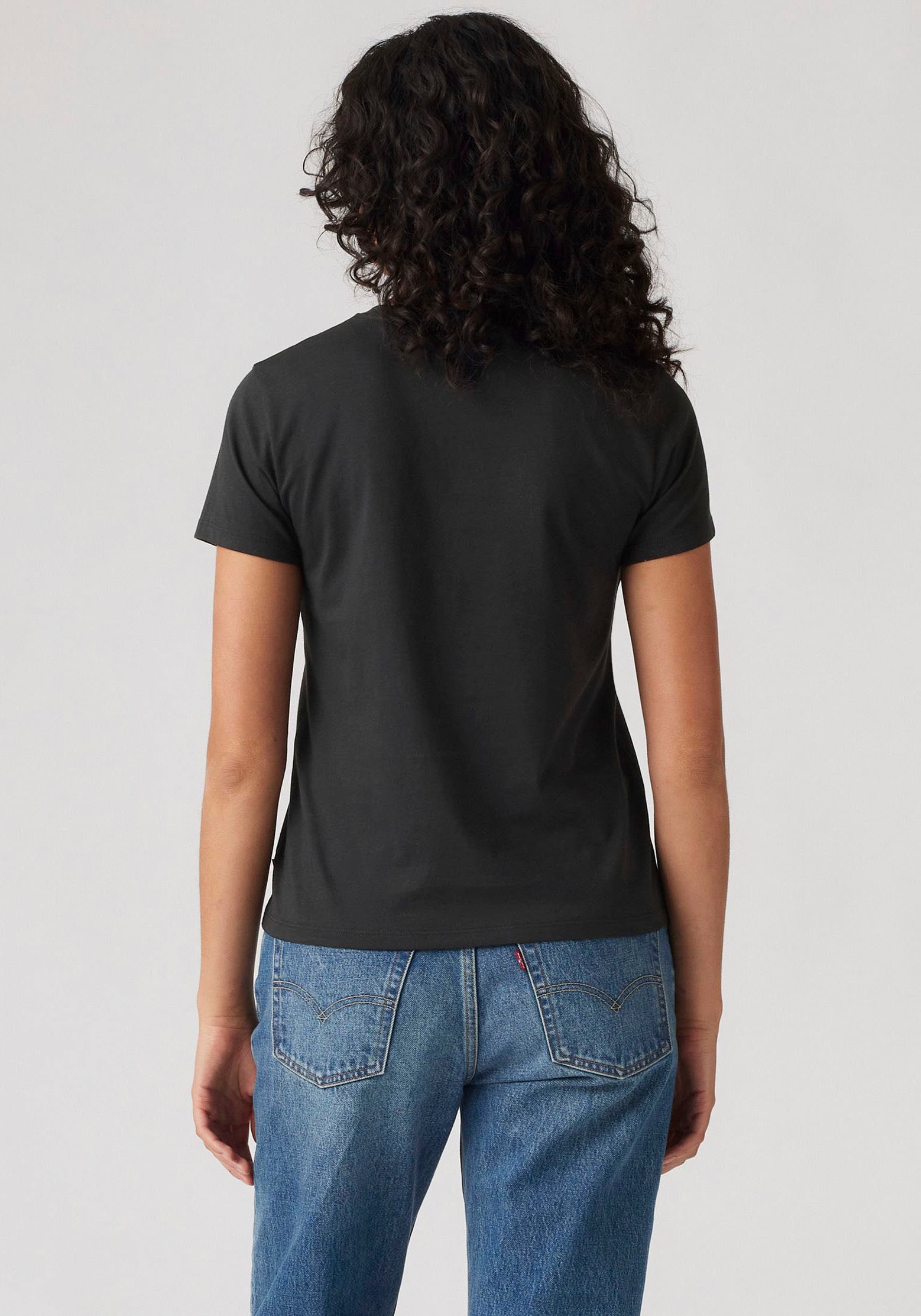 Levi's® T-Shirt »LSE THE PERFECT T«, Baumwollqualität, taillenbedeckend