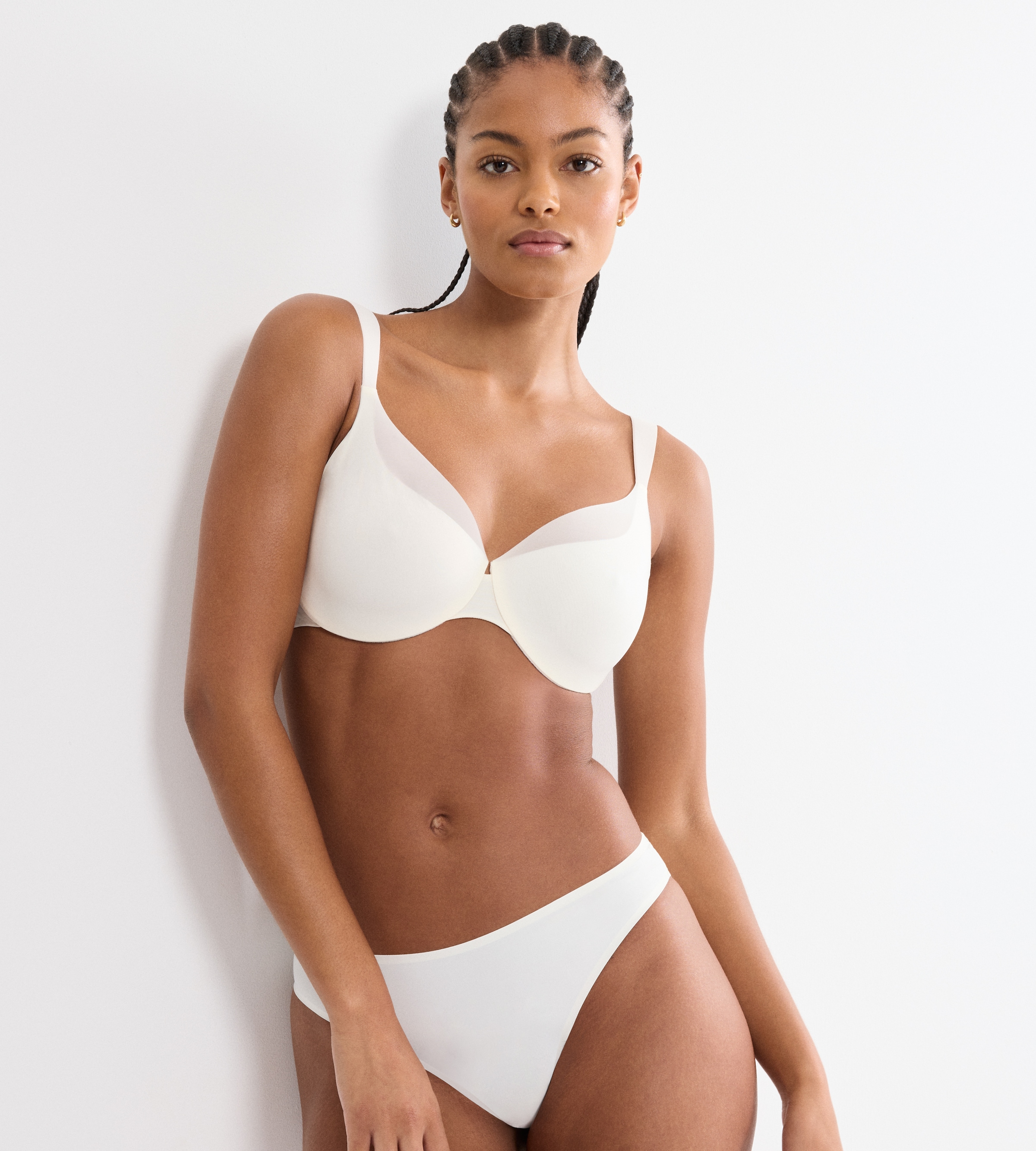 Triumph "Body Make-Up Illusion Curve" verkleinert die Brust optisch, breite Träger, formend, weich