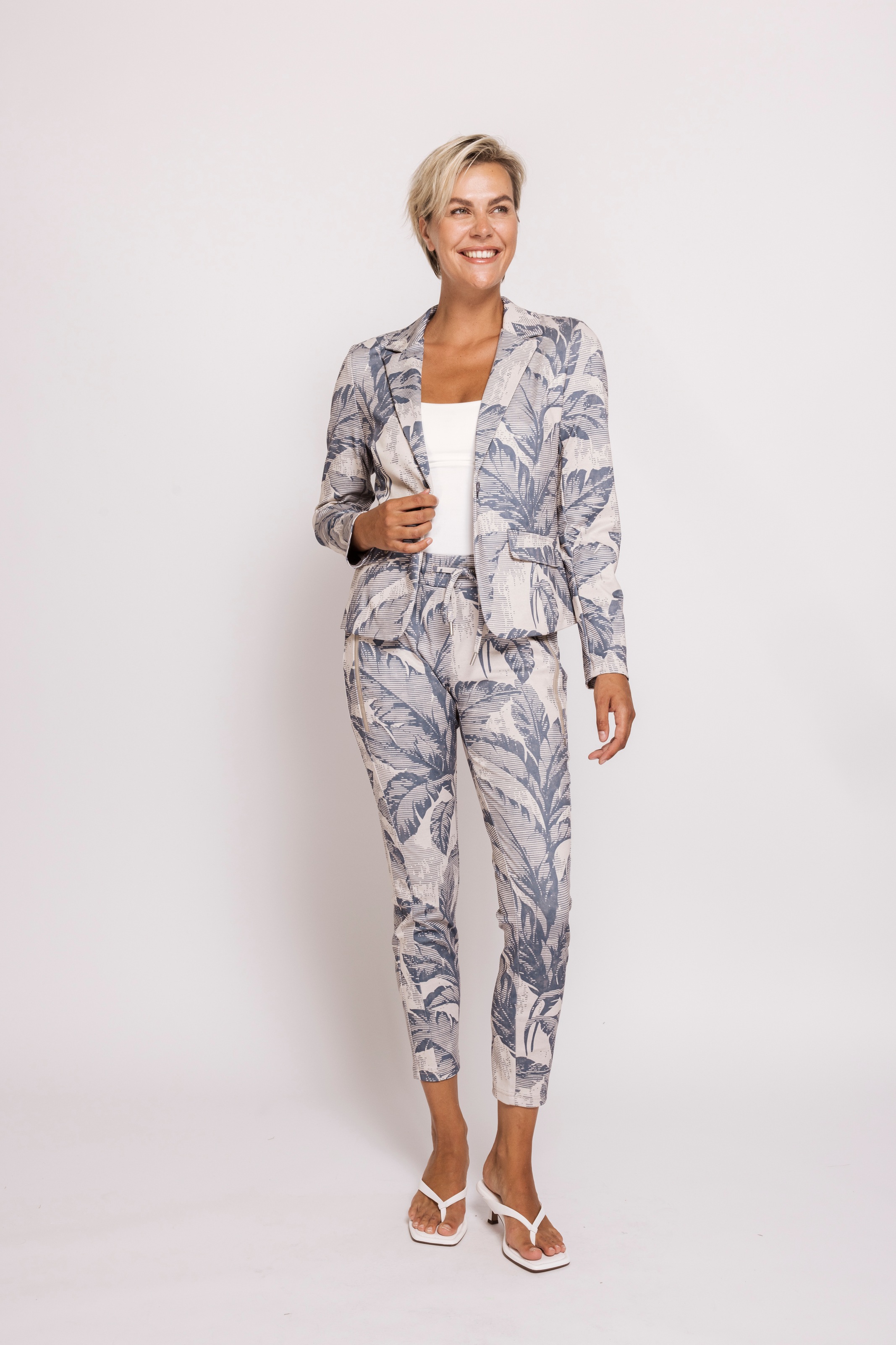 Zhrill Stoffhose »ZHCHIARA CASUAL«  mit floralem Allover-Muster