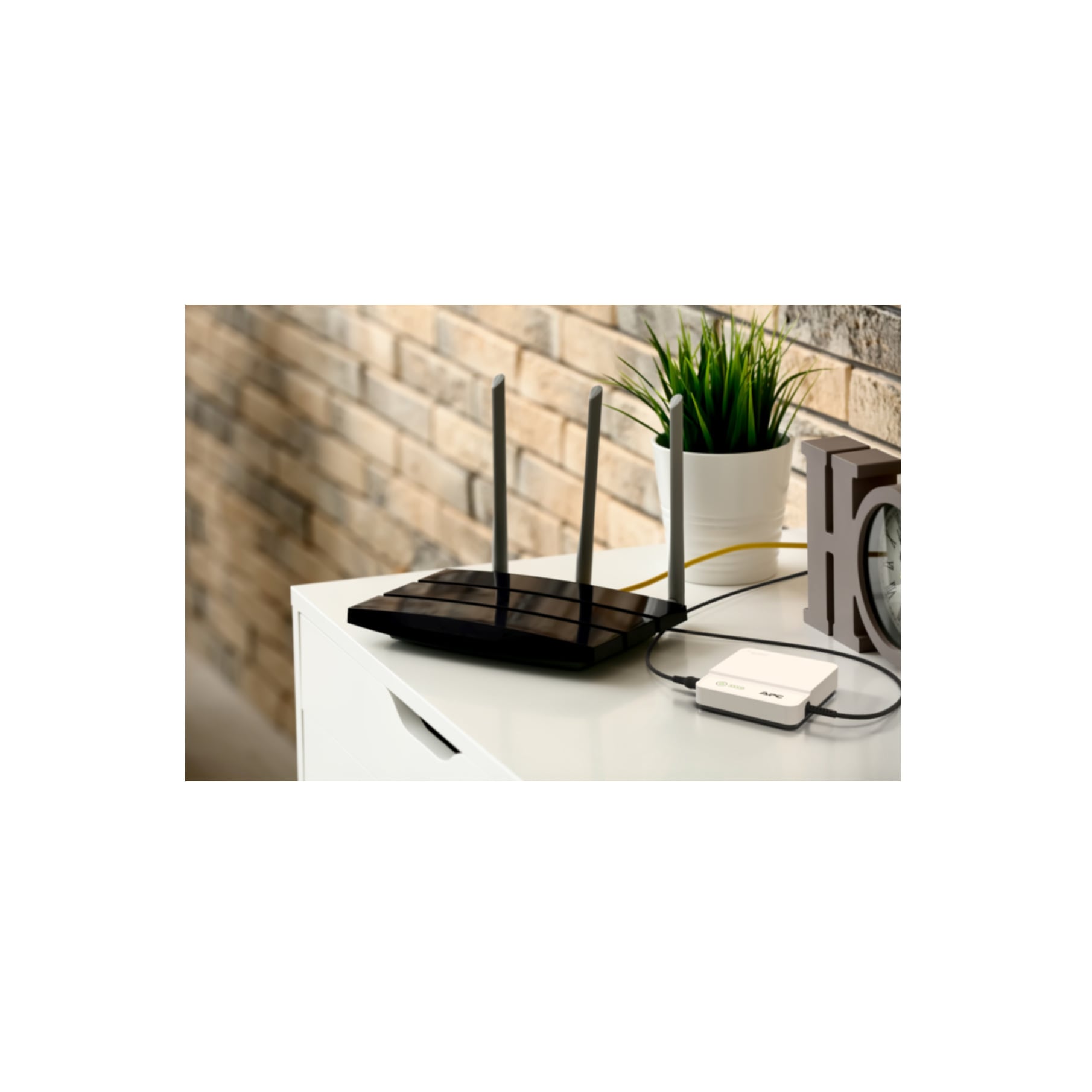 APC USV-Anlage »APC Mini-USV CP12036LI - USV 12 V DC, 36 W, Li-Ion, schützt WLAN, Rout«