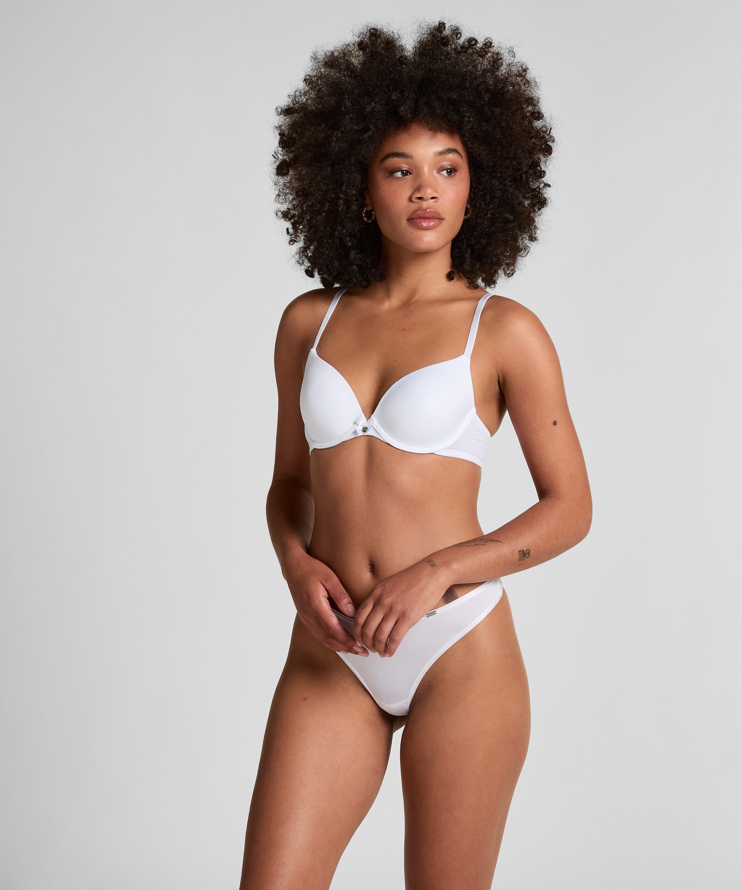 Hunkemöller Gemoldeter BH »Vorgeformter Bügel-BH Plunge«