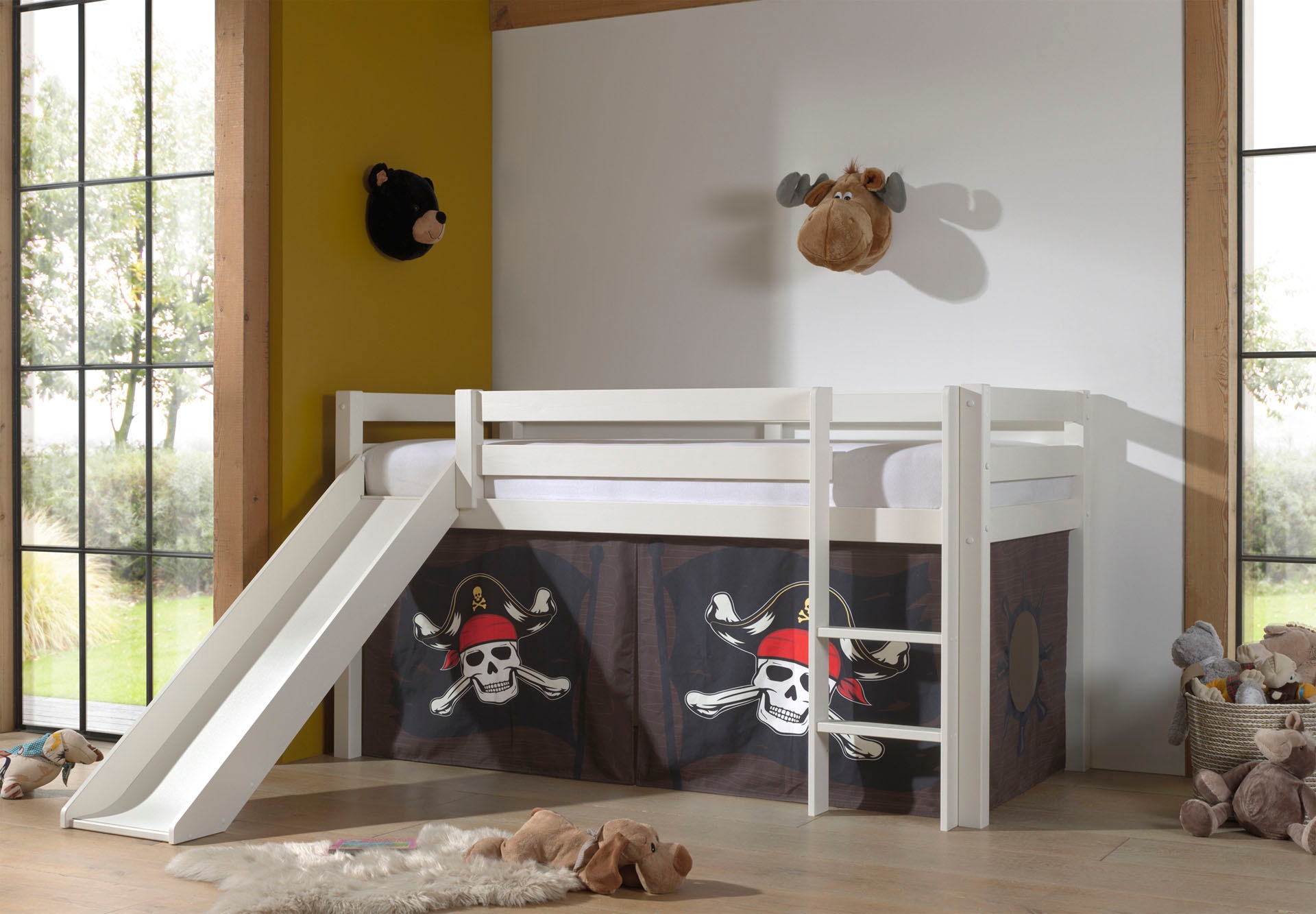 Vipack Spielbett »Vipack Pino«, (Made in Europe), Hochbett mit Textil-Set, inkl. Rolllattenrost, Leiter und Rutsche
