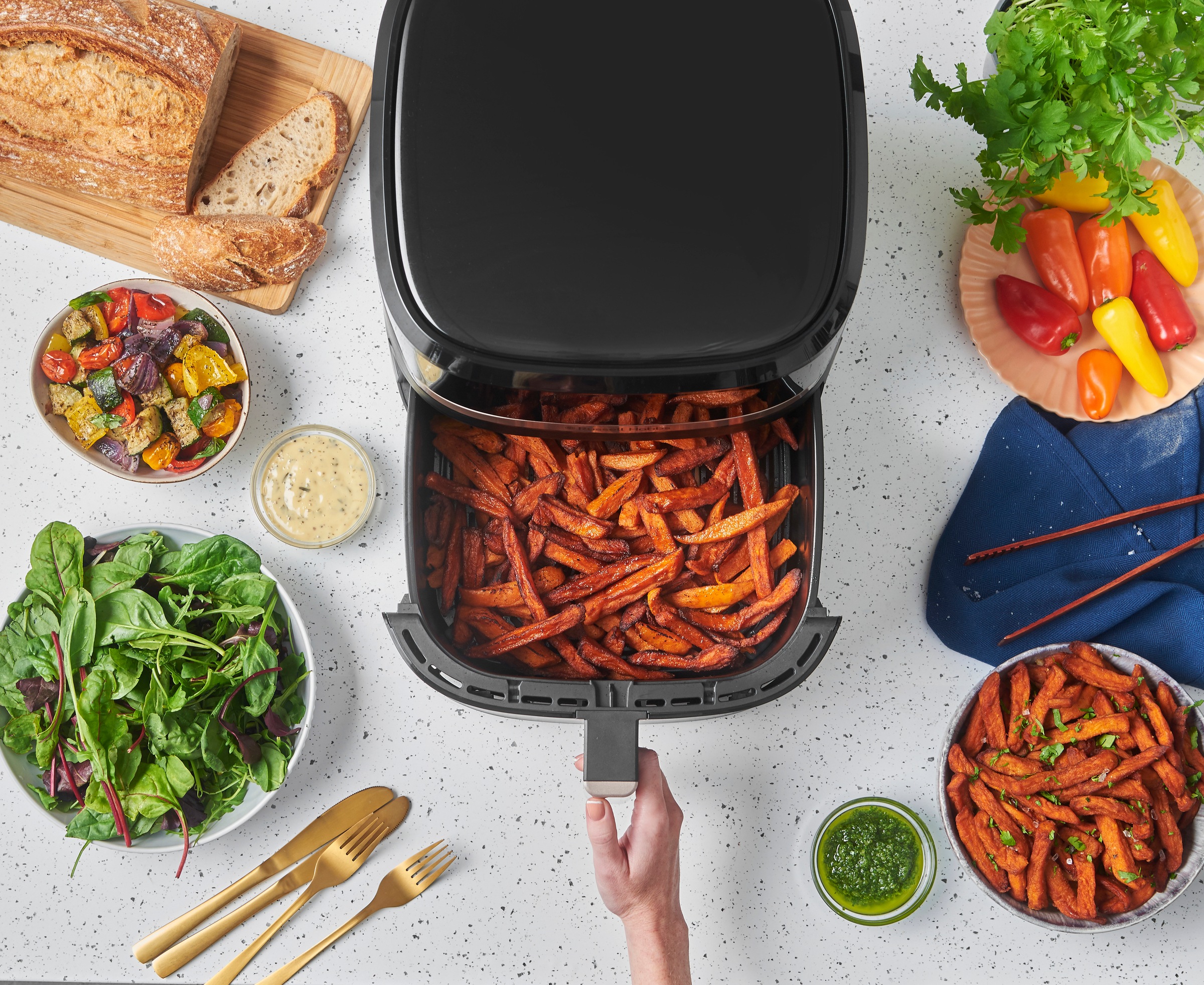 RUSSELL HOBBS Heißluftfritteuse »27630-56 SatisFry, 8,3 L«, 1800 W, Airfryer–wenig oder kein Öl erforderlich, 9 Programme, 8,3 L