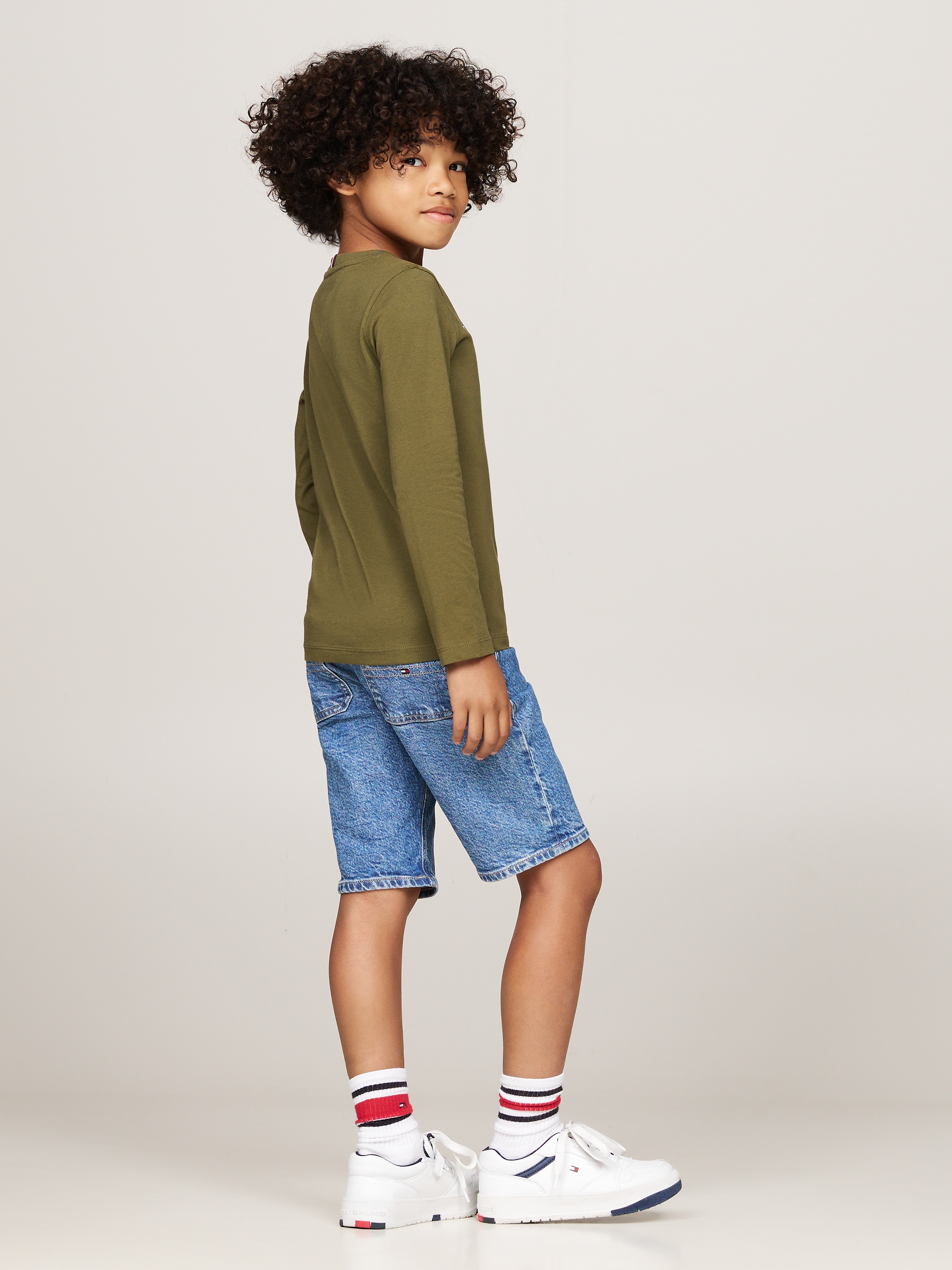 Tommy Hilfiger Langarmshirt »U ESSENTIAL TEE L/S«, Kinder bis 16 Jahre mit Logoschriftzug