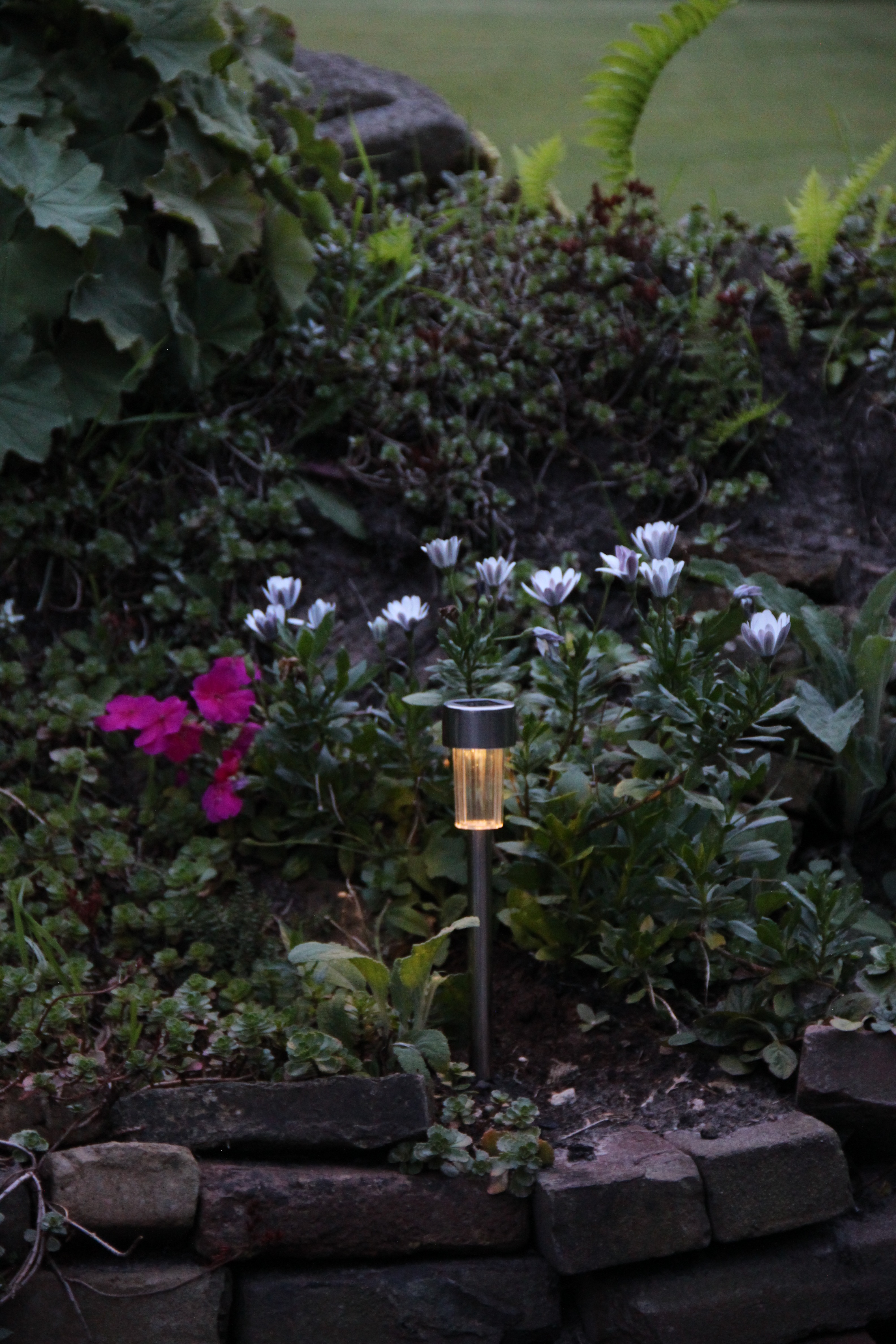 Thumbnail - LUXFORM Gartenleuchte "Siena - Solar-Gartenlampe - 8 Stück - Silber" LED-Modul 8 Stk. Für den Außenbereich geeignet (IP4...