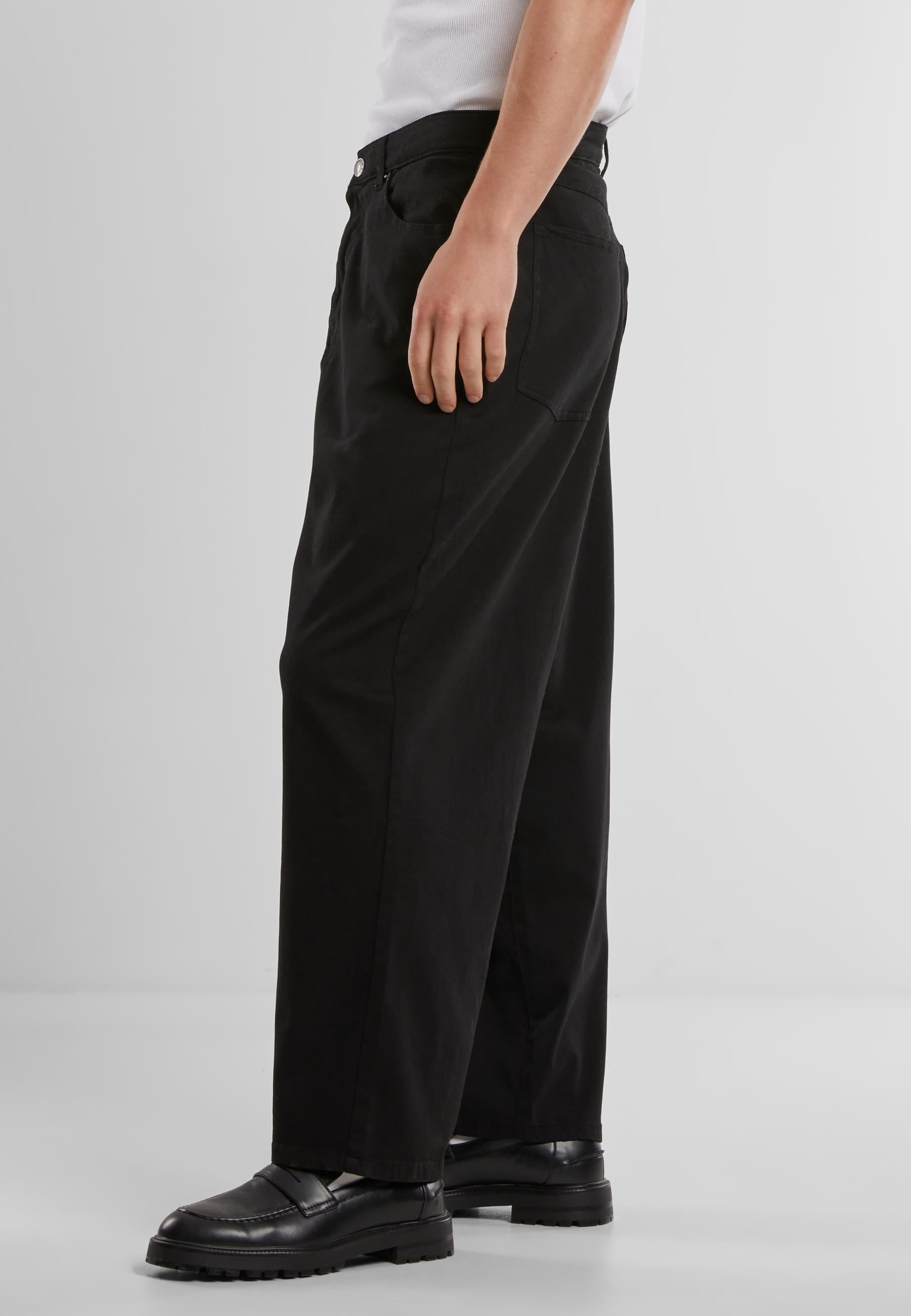 URBAN CLASSICS Stoffhose »Urban Classics Tapered Twill Baggy Pants«, (1 tlg.)