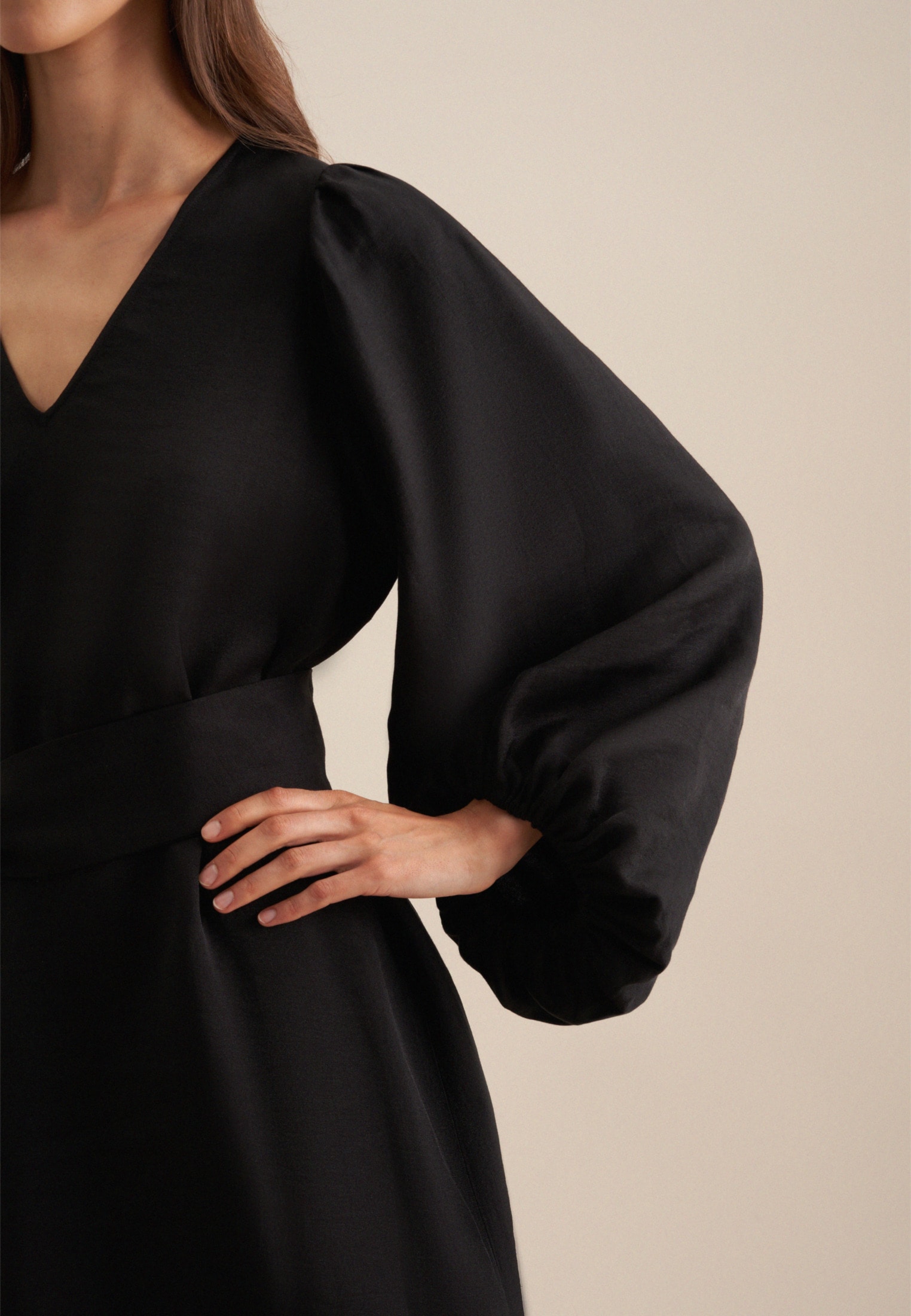 seidensticker Sommerkleid »Schwarze Rose«, Langarm V-Neck Uni