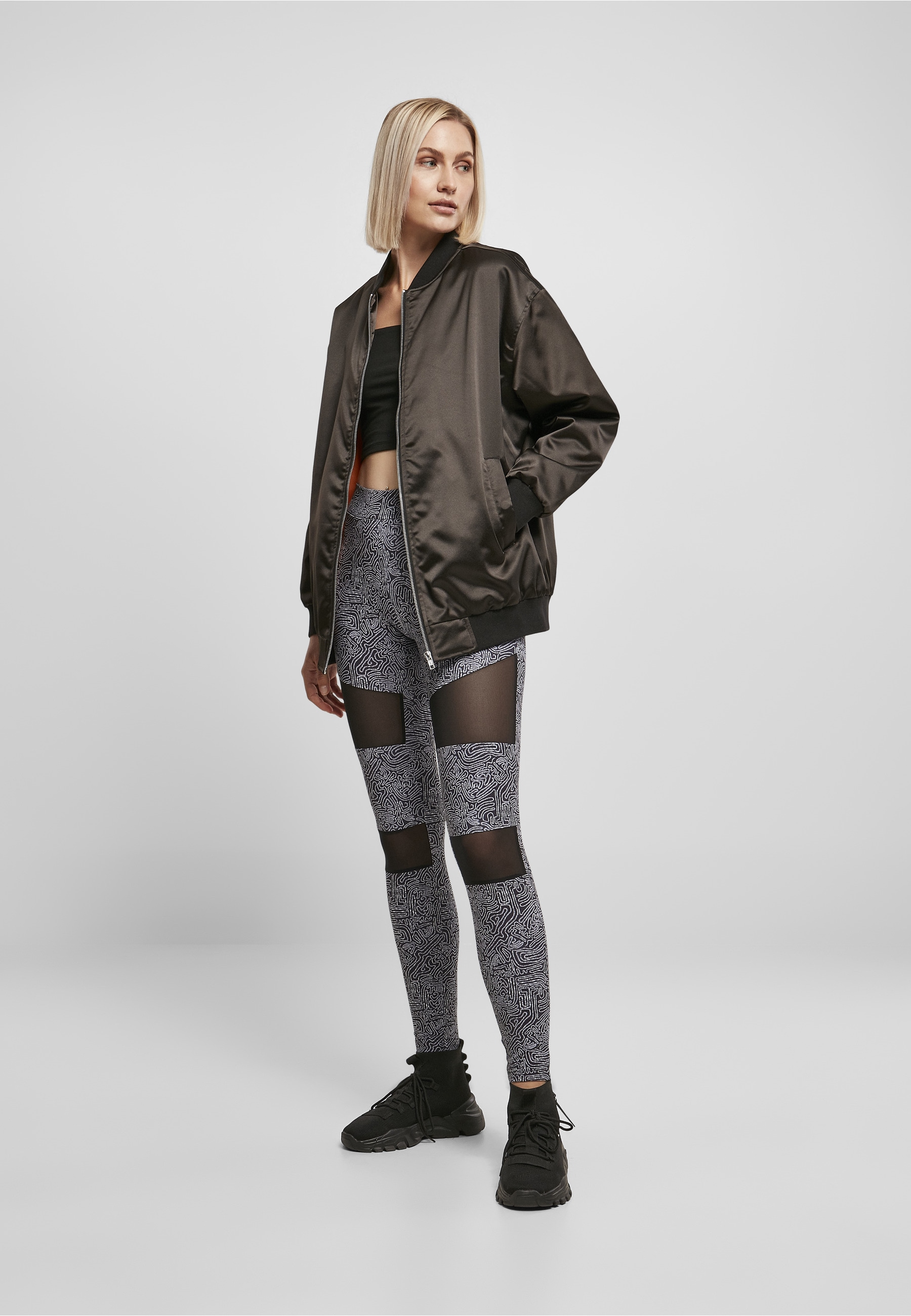 URBAN CLASSICS Anorak »Urban Classics Damen Ladies Oversized Satin Bomber Jacket« 1 Stk. tlg. ohne Kapuze